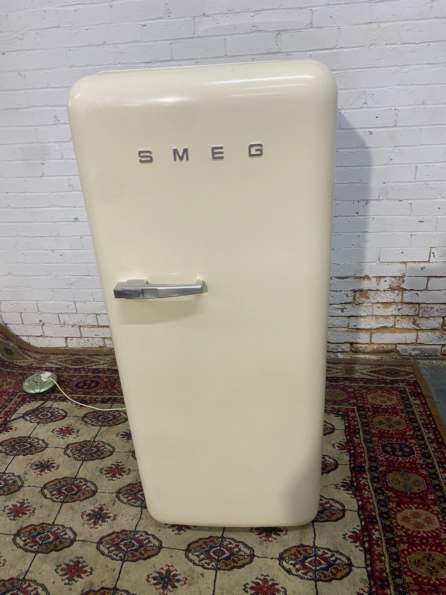 FREE DELIVERY Beautiful Top Brand SMEG Fridge & Freezer On Top Frost Free For Sale