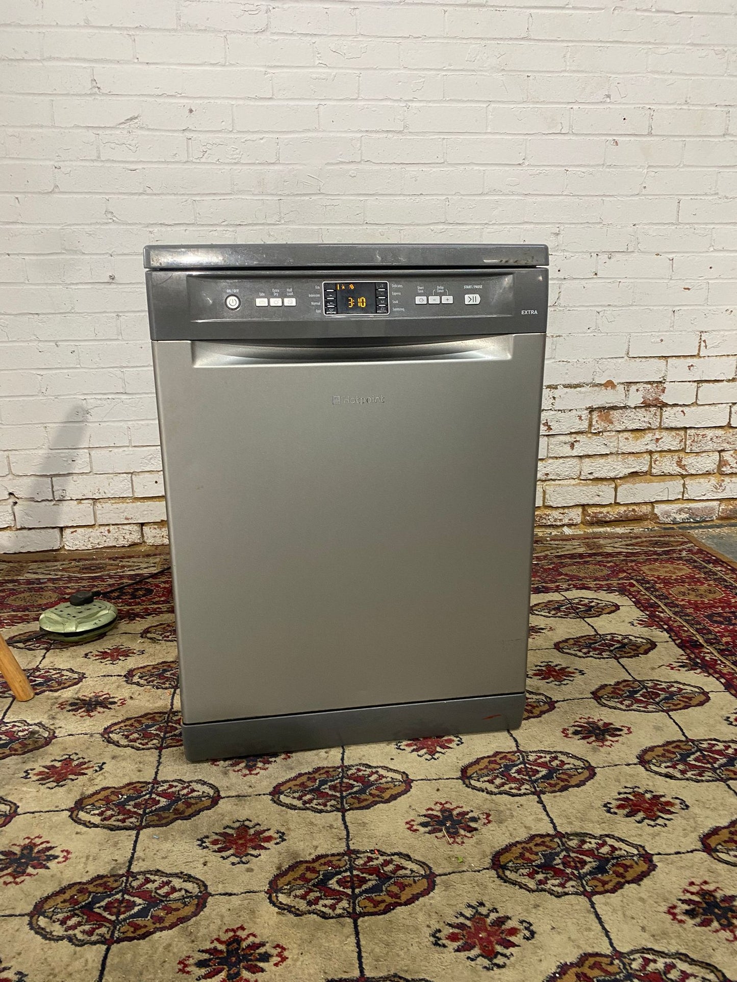 🚚Beautiful TopBrand HotPoint Grey 60 CM DishWasher For Sale