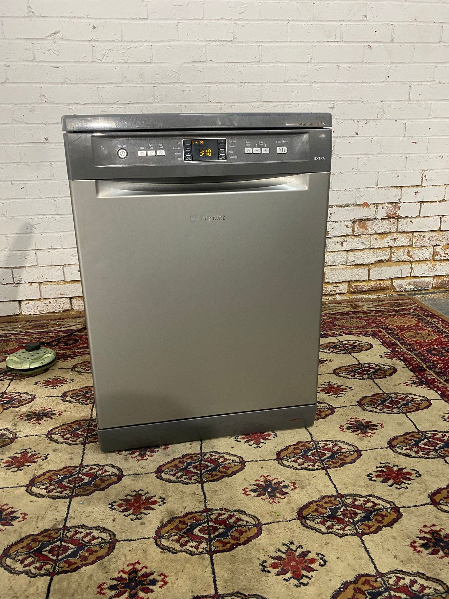 🚚Beautiful TopBrand HotPoint Grey 60 CM DishWasher For Sale