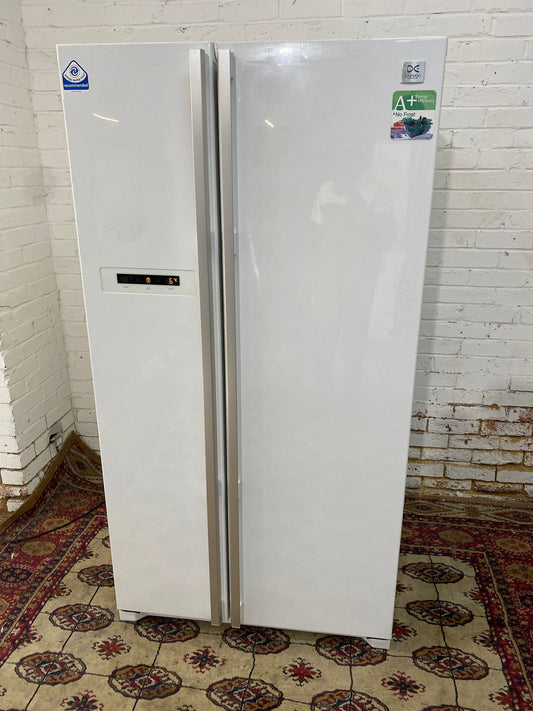 Daewoo A+ Energy White American Double Door Non Plumb Fridge Freezer