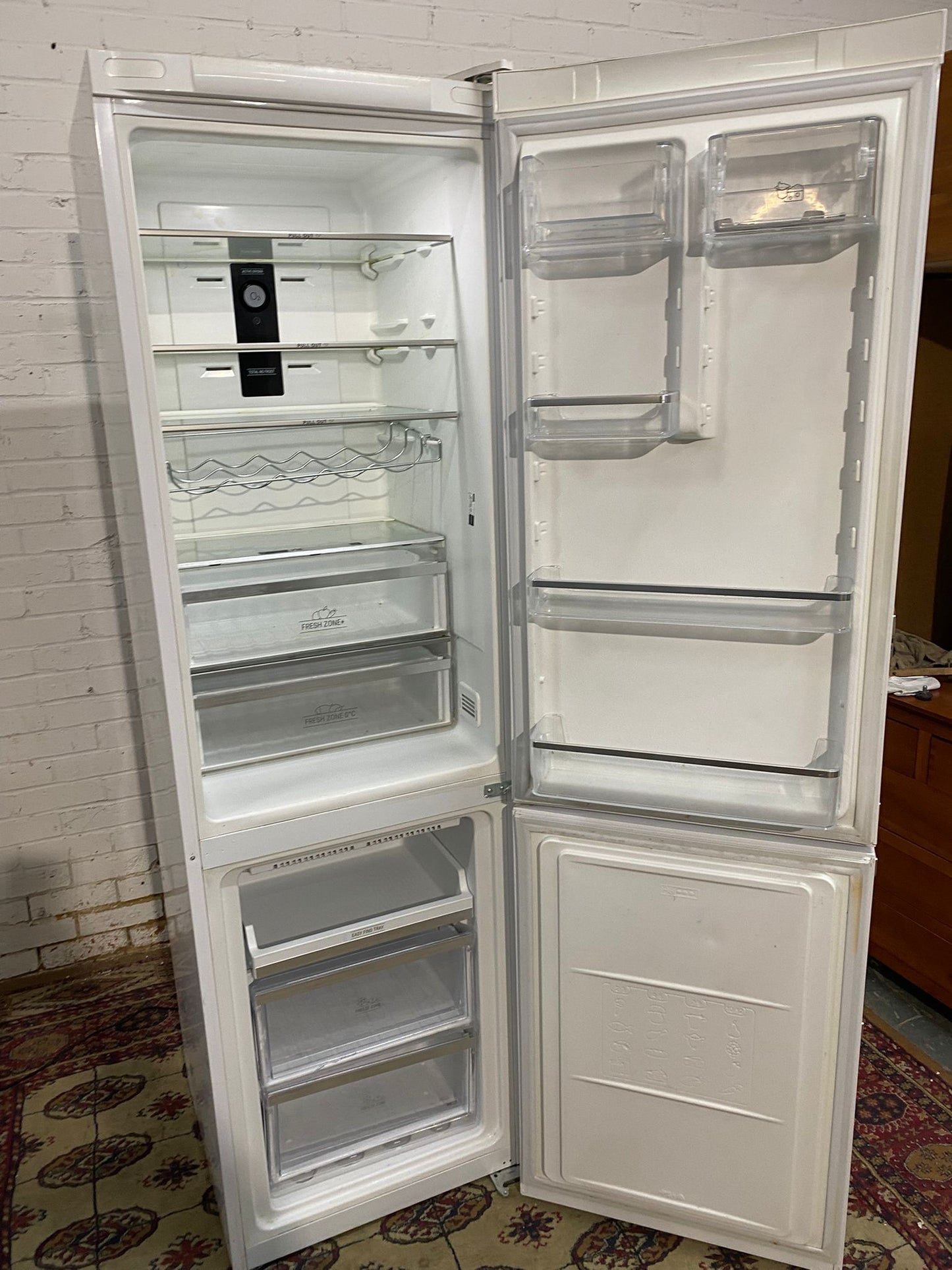 🚚Tall 2M Hotpoint White Frost Free 50/50 Fridge Freezer For Sale