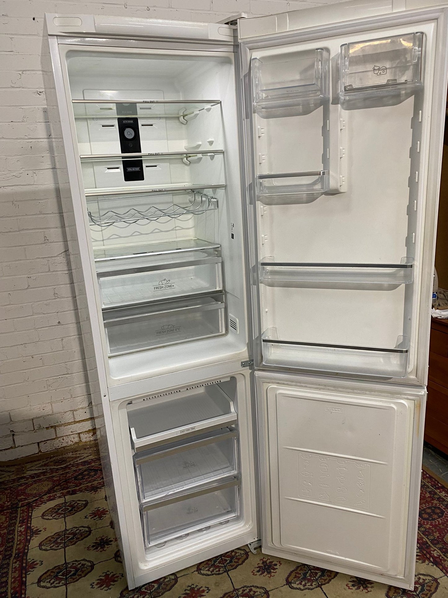 🚚Tall 2M Hotpoint White Frost Free 50/50 Fridge Freezer For Sale