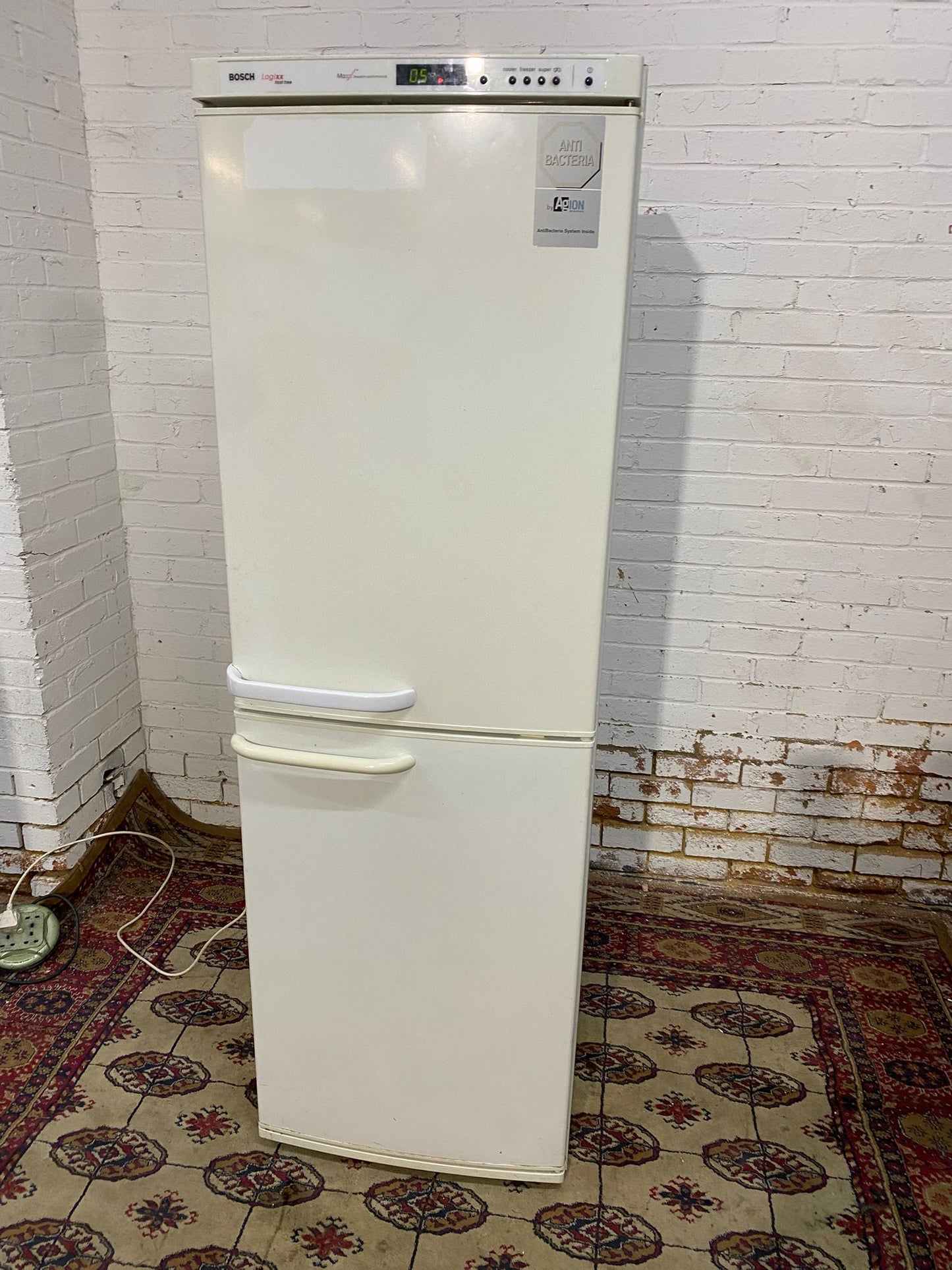🚚Bosch 185CM Tall Fridge Freezer For Sale