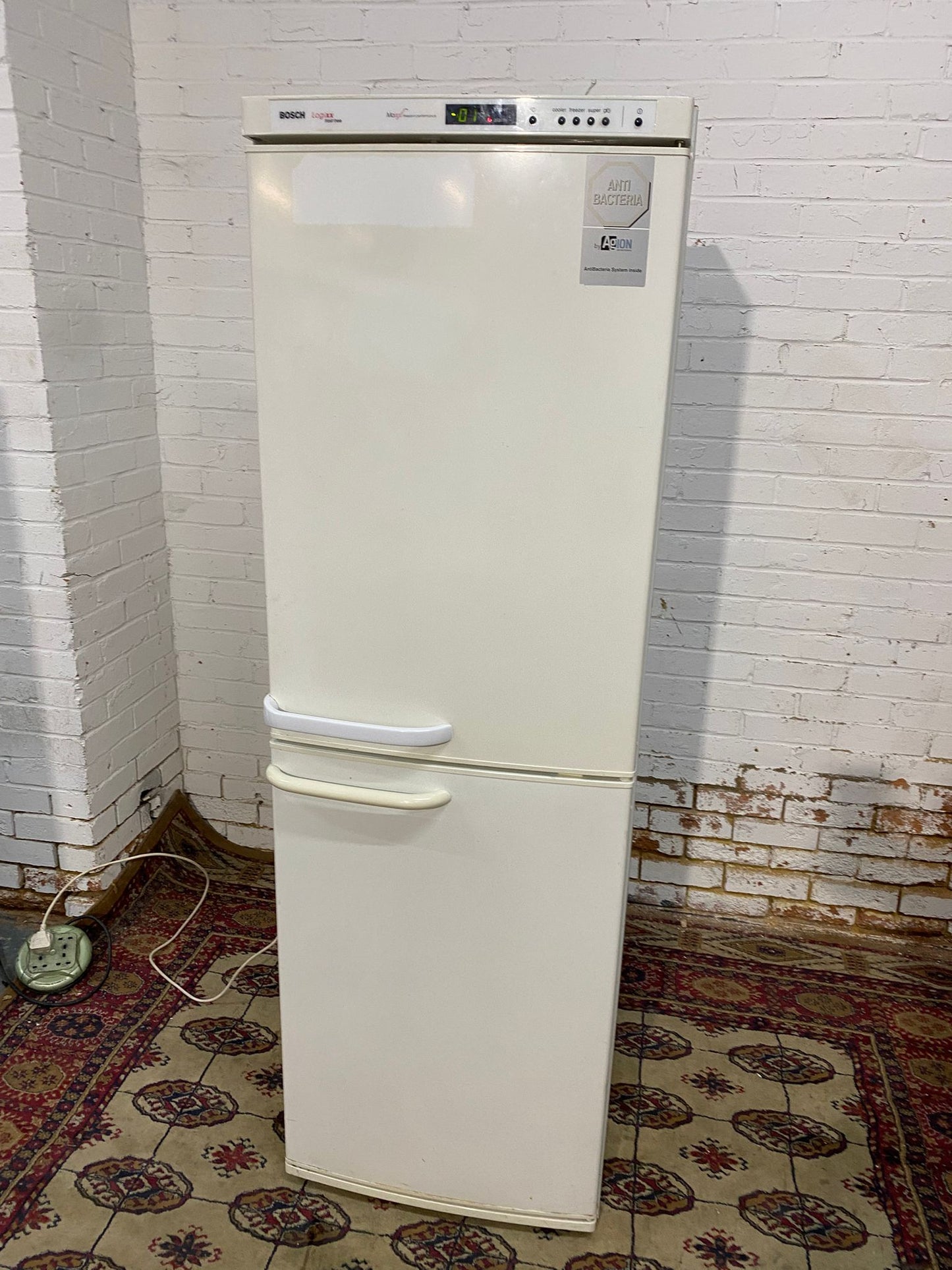 🚚Bosch 185CM Tall Fridge Freezer For Sale