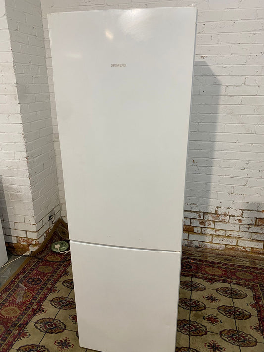 🚐🚐Siemens Fridge Freezer For Sale