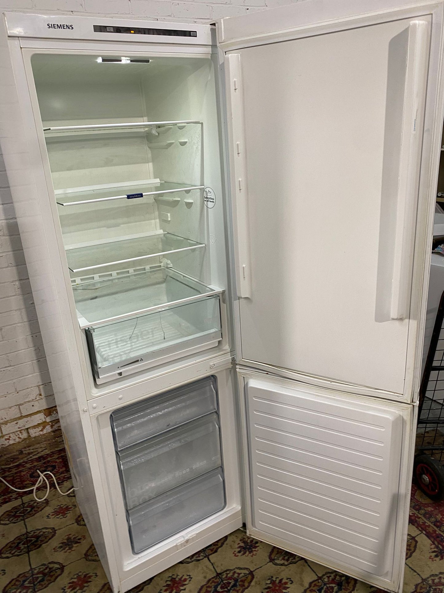 🚐🚐Siemens Fridge Freezer For Sale