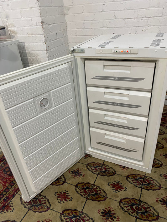 🚐🚐Beautiful UnderCounter Freezer For Sale