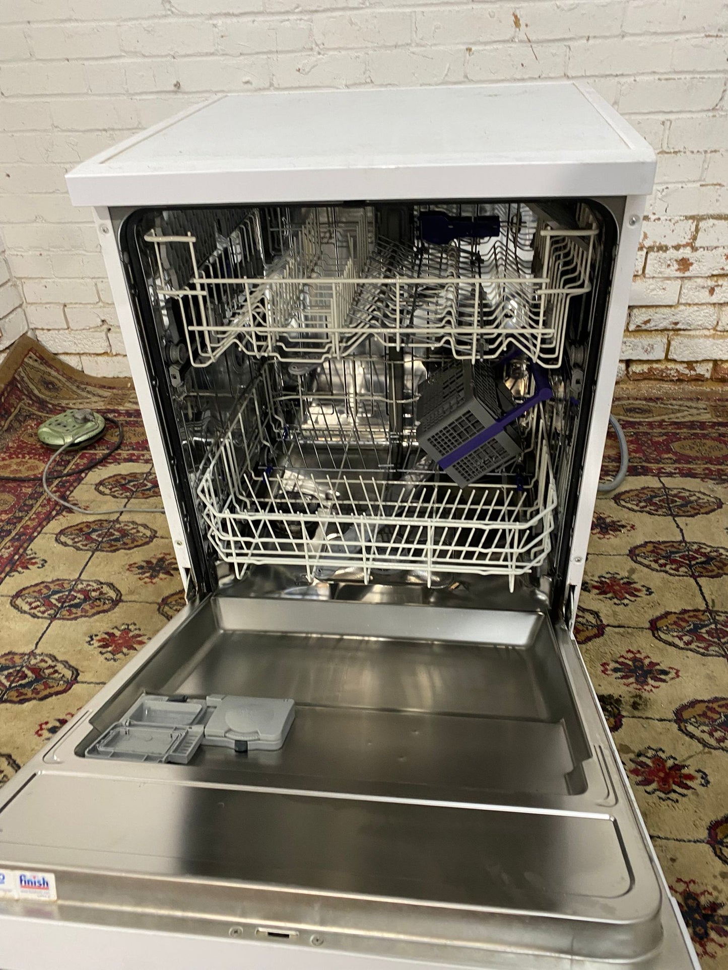 🚚Beautiful Beko 60CM DishWasher For Sale