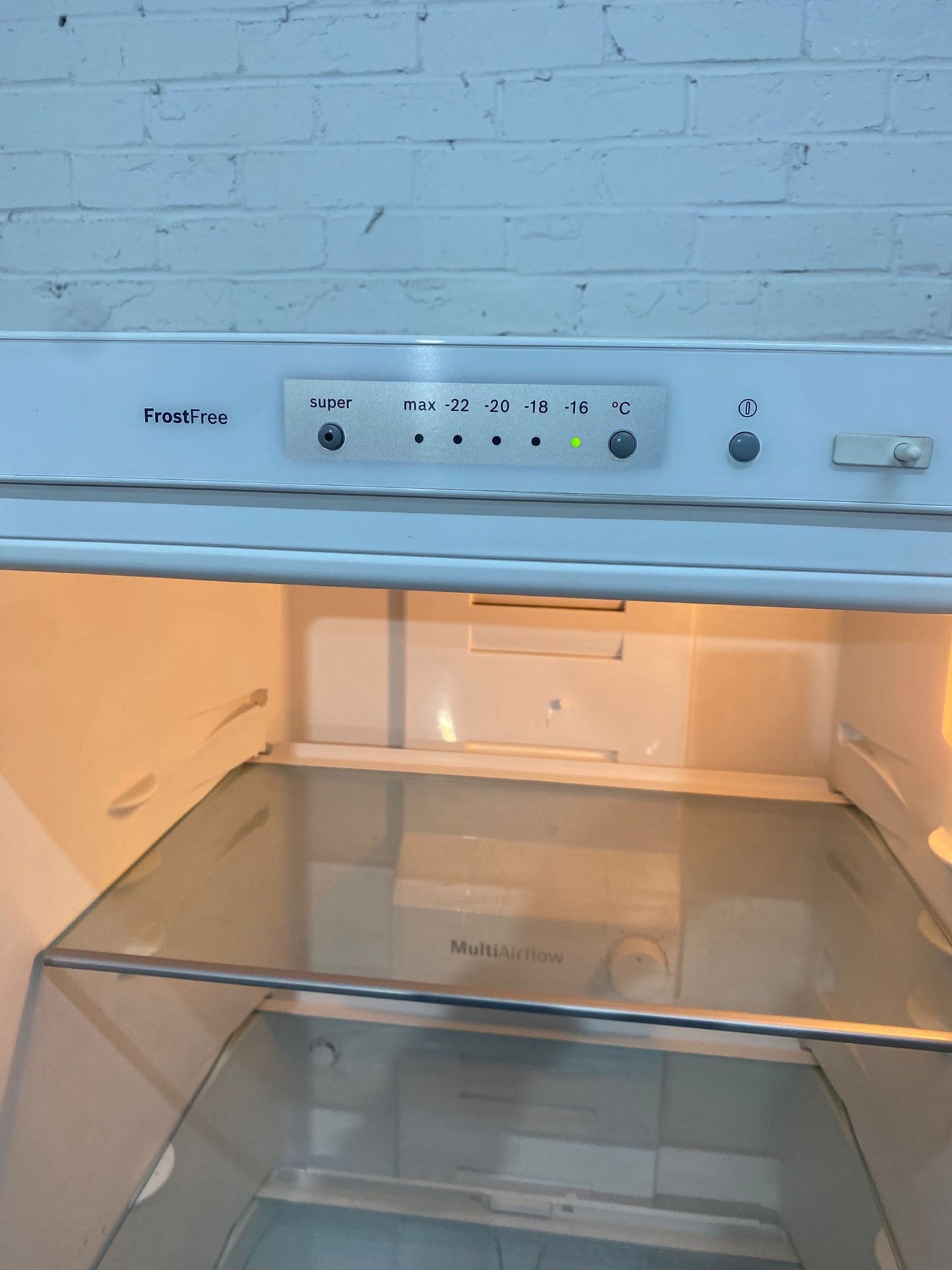 🚚Tall Bosch Fridge & Freezer For Sale