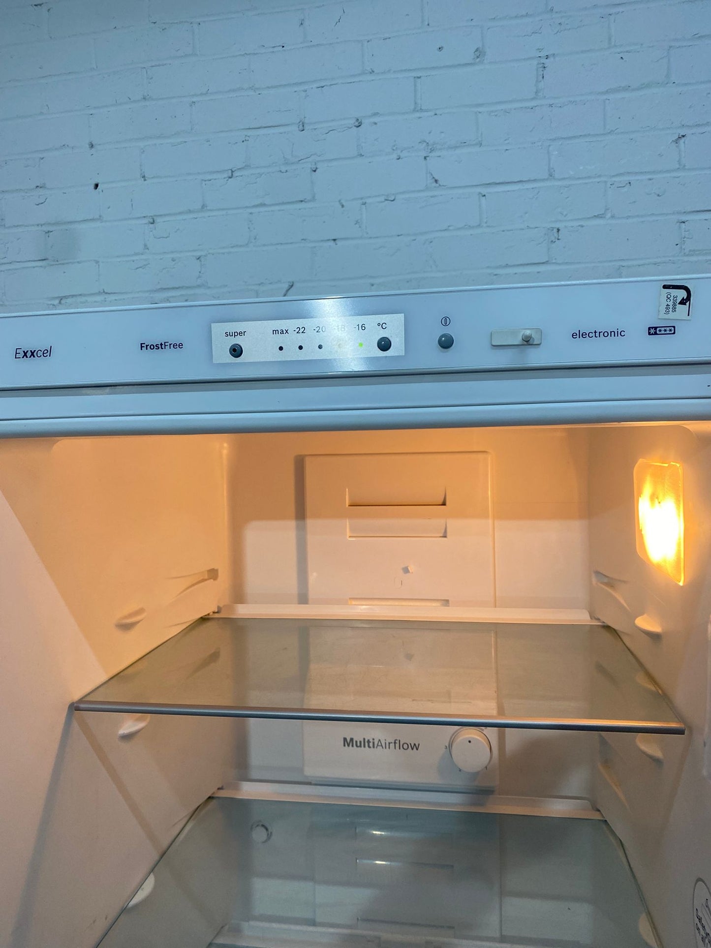 🚚Tall Bosch Fridge & Freezer For Sale