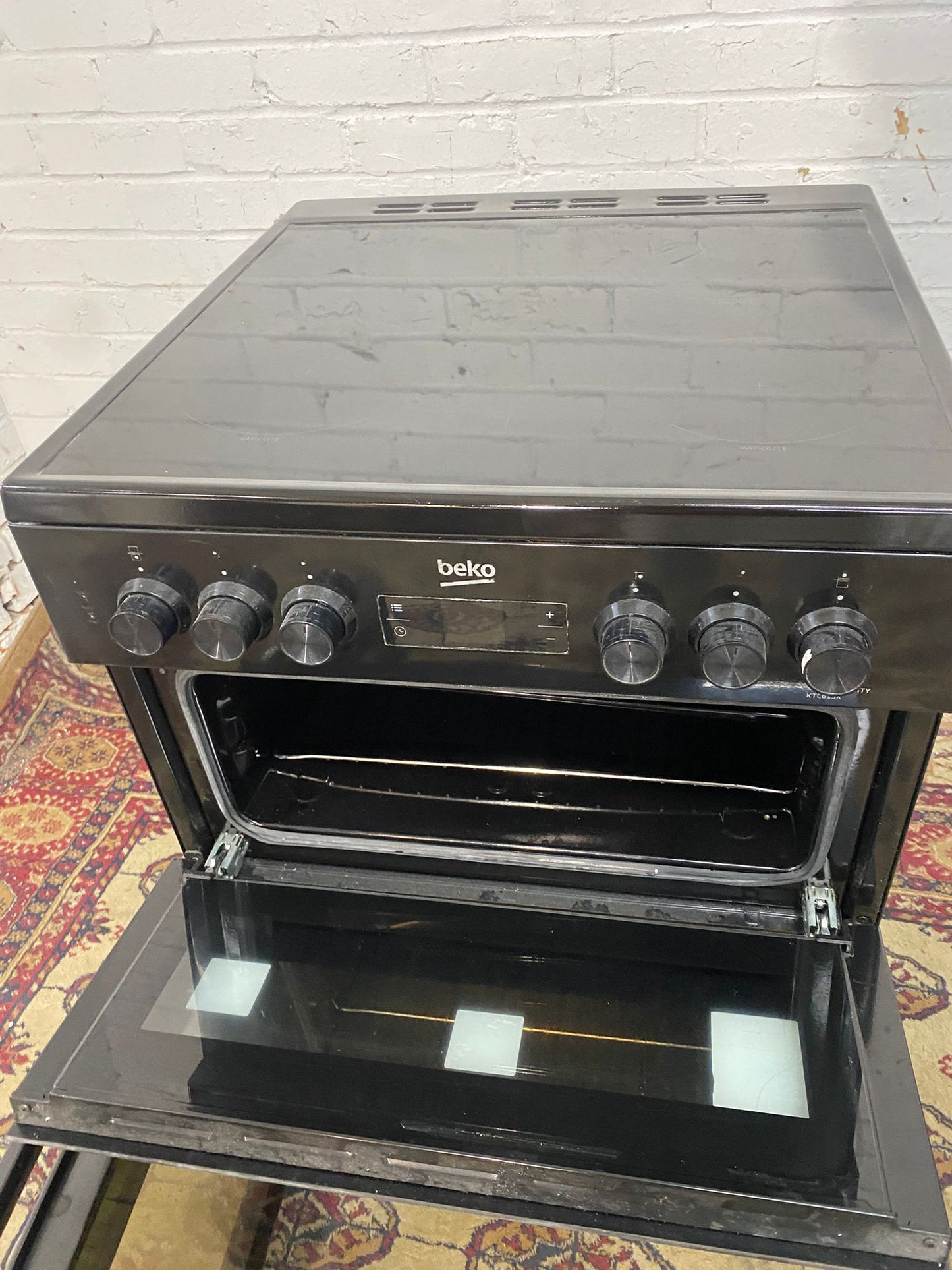 🚐🚐Beautiful Beko Black 60CM Ceramic Electric Cooker With Oven/Grill For Sale