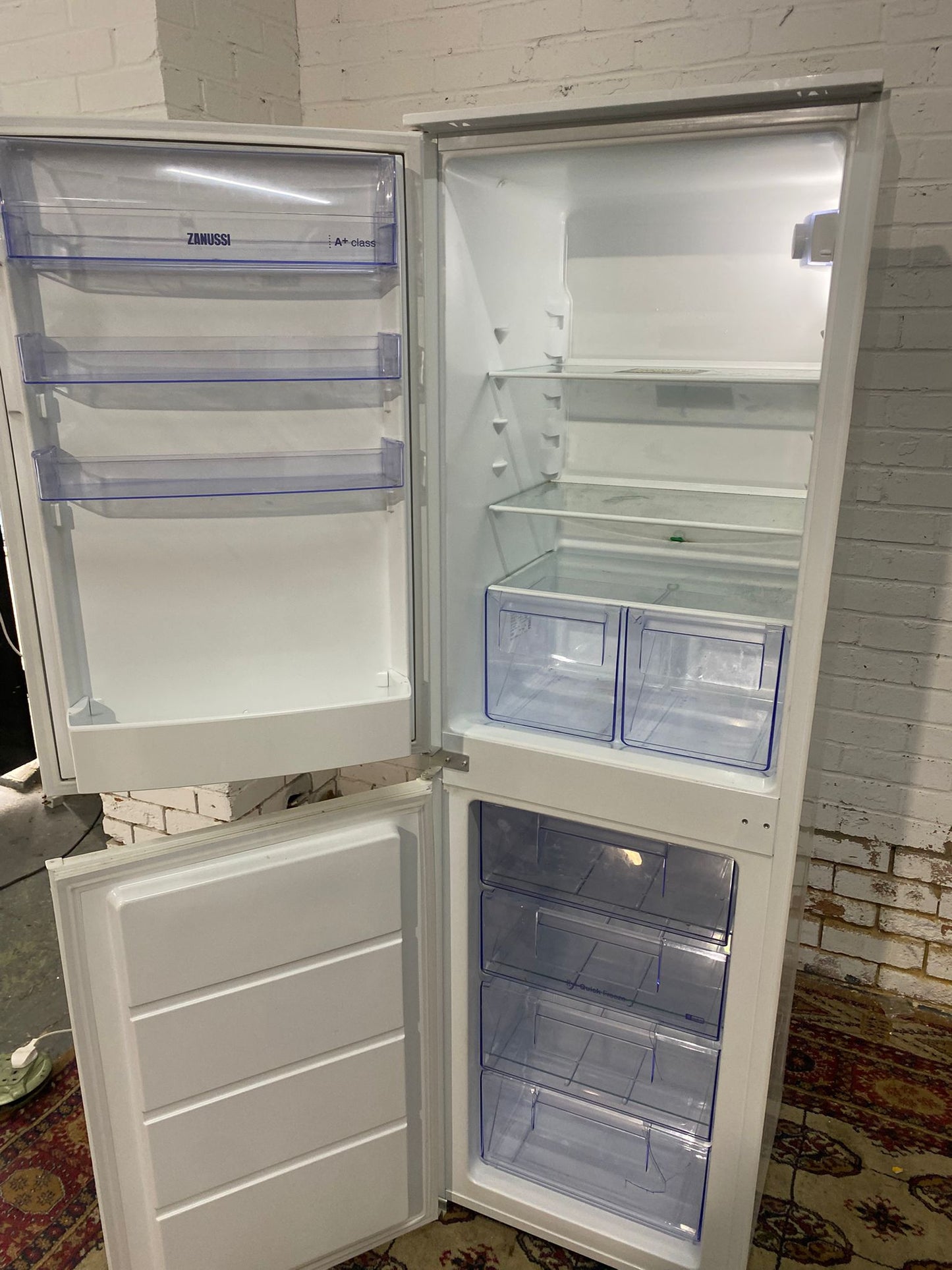 🚚FREE DELIVERY Beautiful Tall Fridge Freezer For Sale