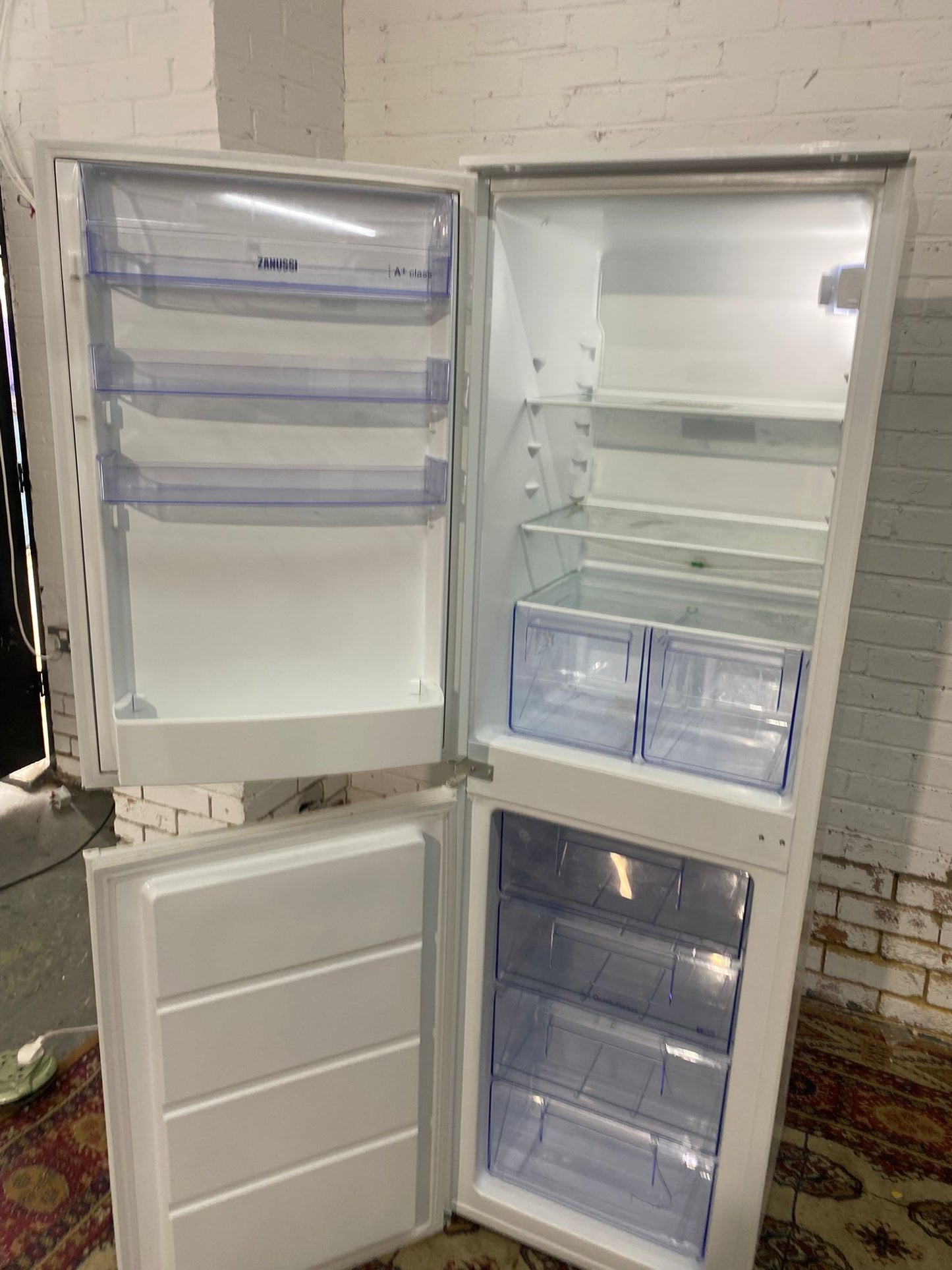 🚚FREE DELIVERY Beautiful Tall Fridge Freezer For Sale