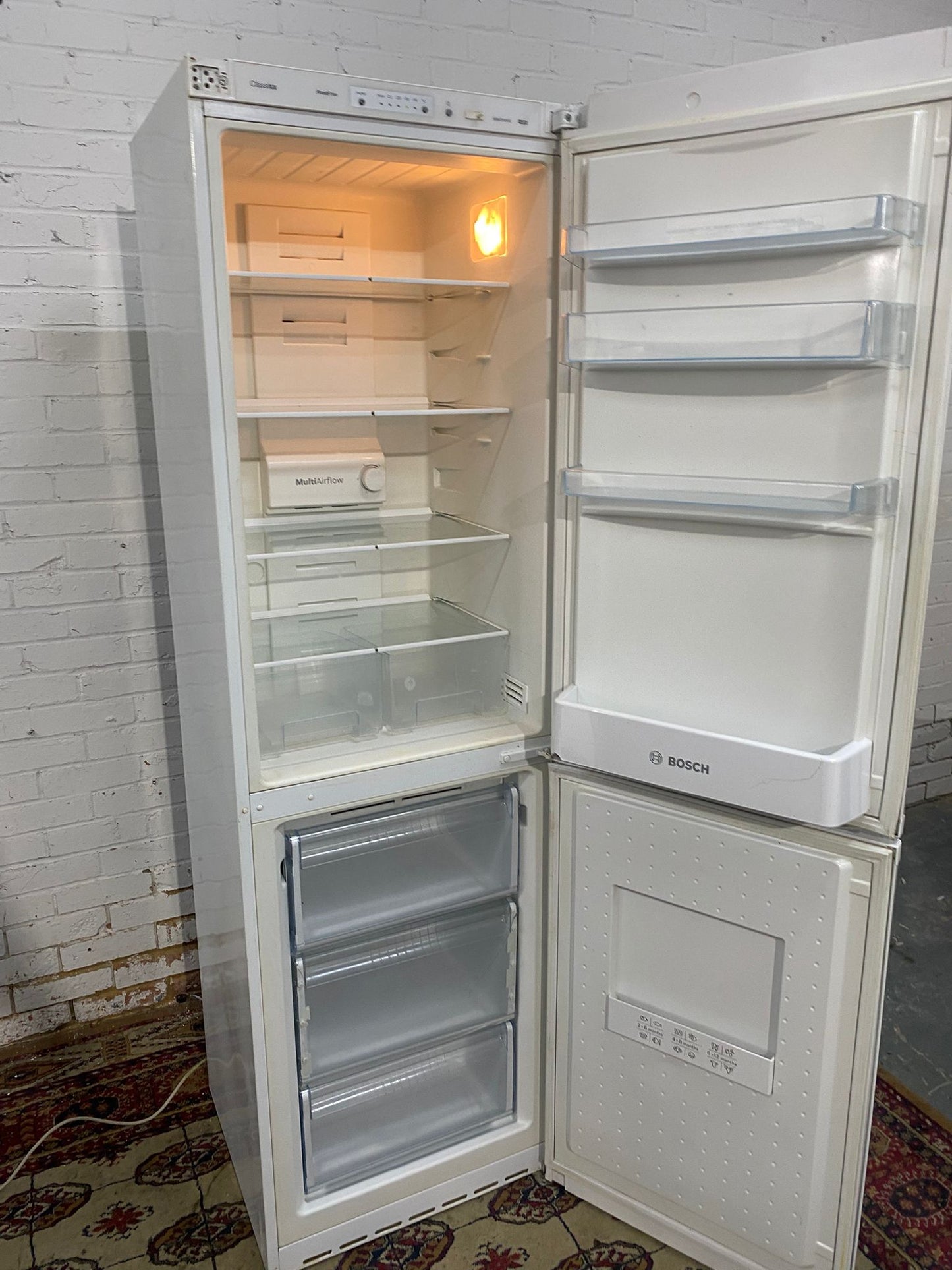 🚚FREE DELIVERY Beautiful Tall Bosch 2M Fridge Freezer For Sale
