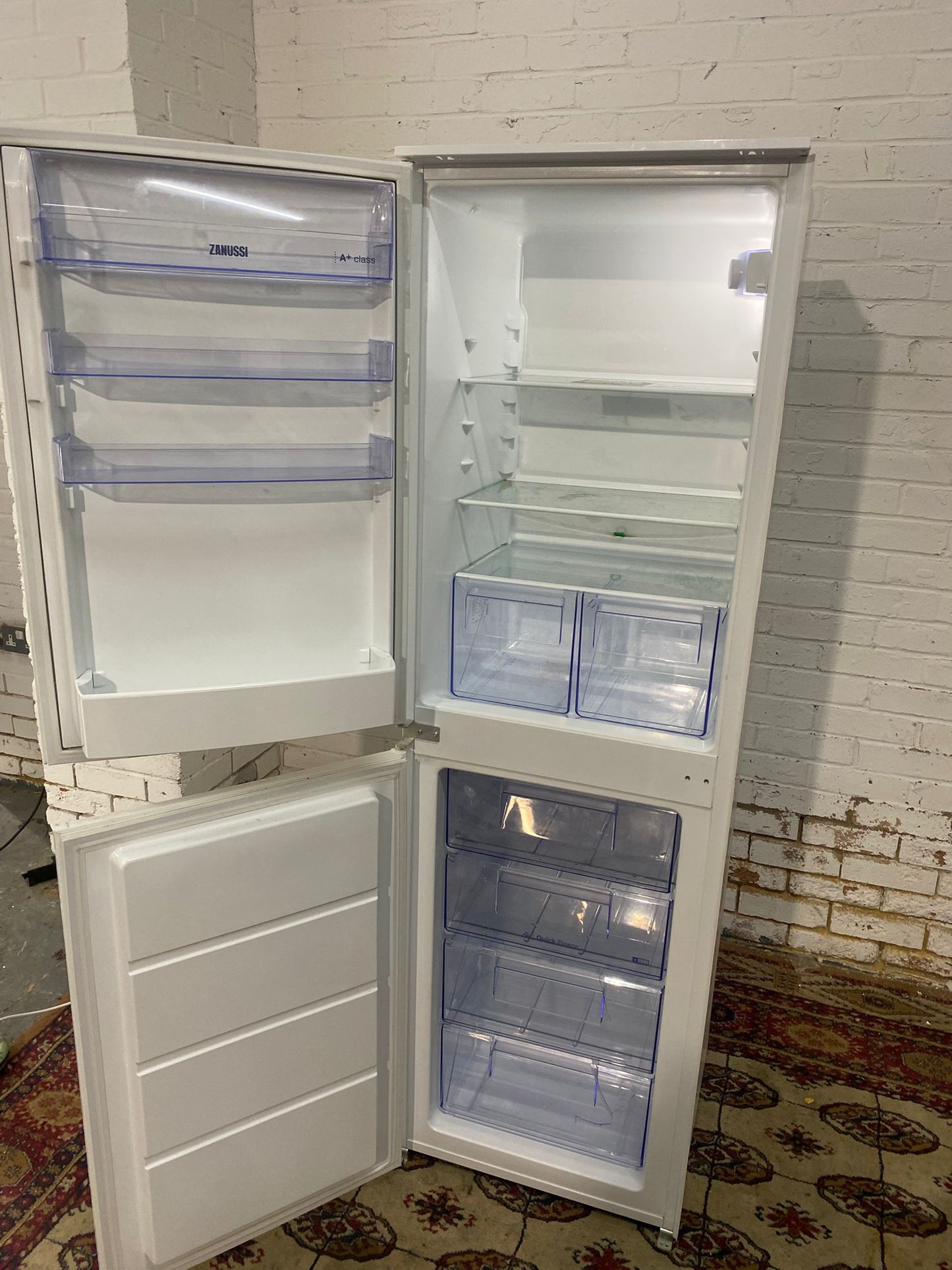 🚚FREE DELIVERY Beautiful Tall Fridge Freezer For Sale