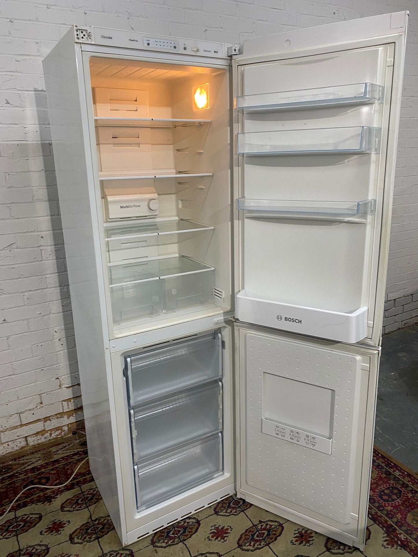🚚FREE DELIVERY Beautiful Tall Bosch 2M Fridge Freezer For Sale