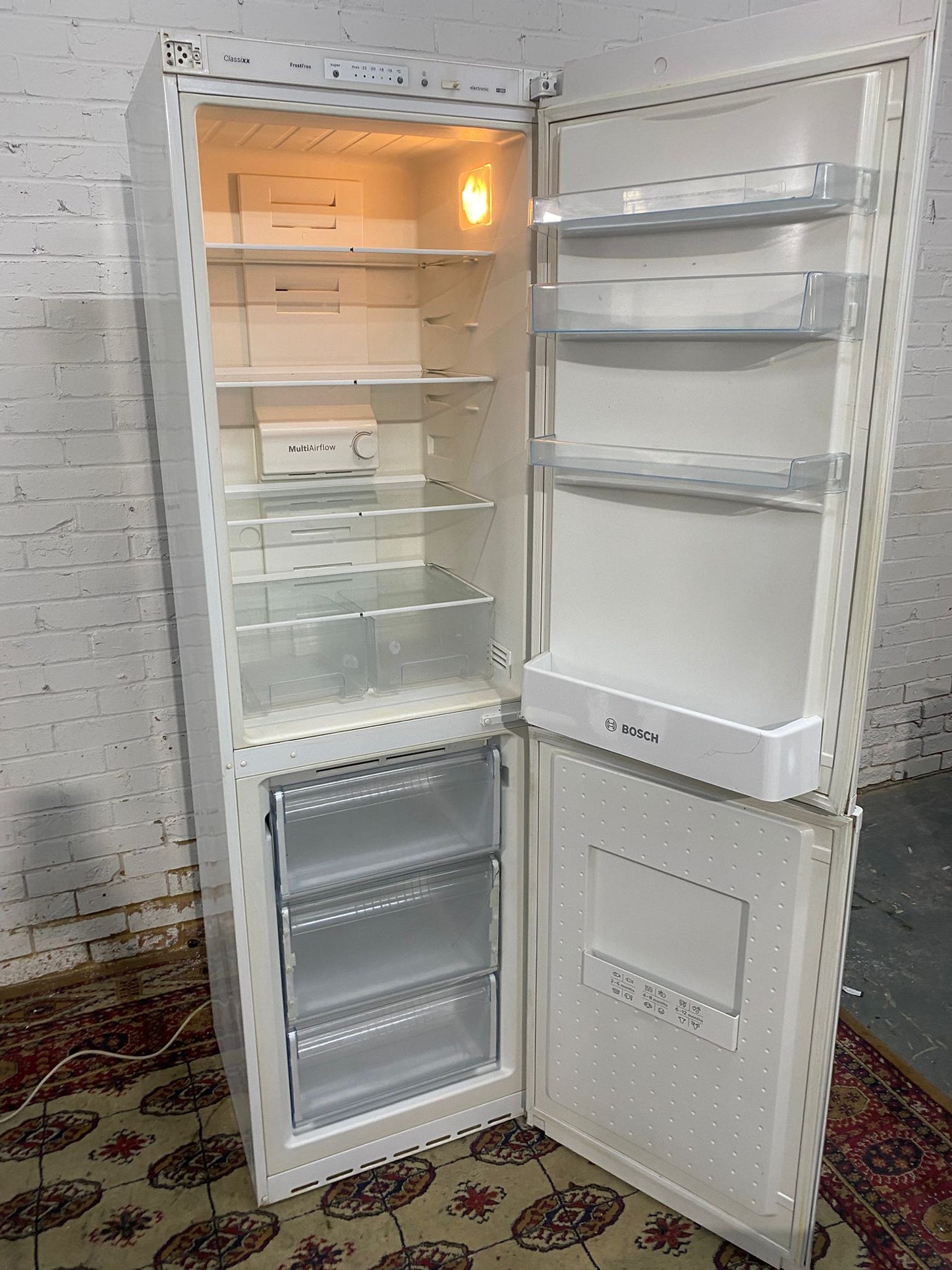 🚚FREE DELIVERY Beautiful Tall Bosch 2M Fridge Freezer For Sale