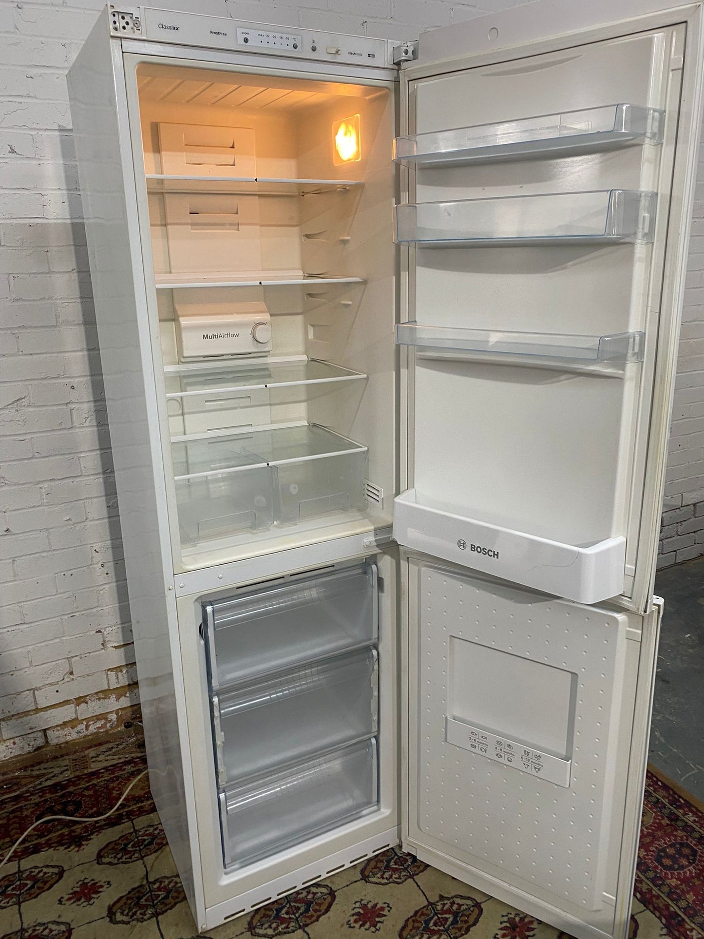 🚚FREE DELIVERY Beautiful Tall Bosch 2M Fridge Freezer For Sale