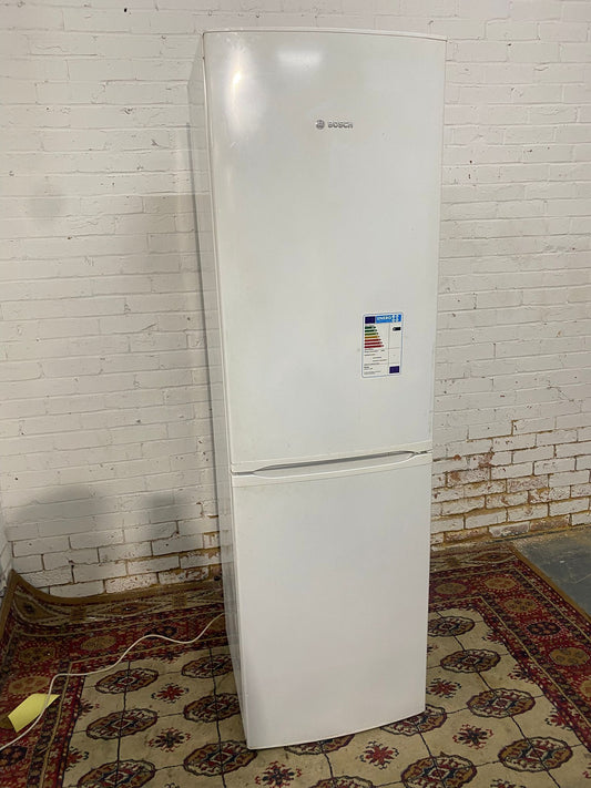 🚚FREE DELIVERY Beautiful Tall Bosch 2M Fridge Freezer For Sale