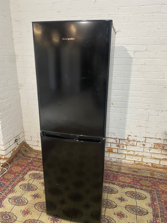 🚚Beautiful MontPellier Black Frost Free Fridge Freezer 50/50 For Sale