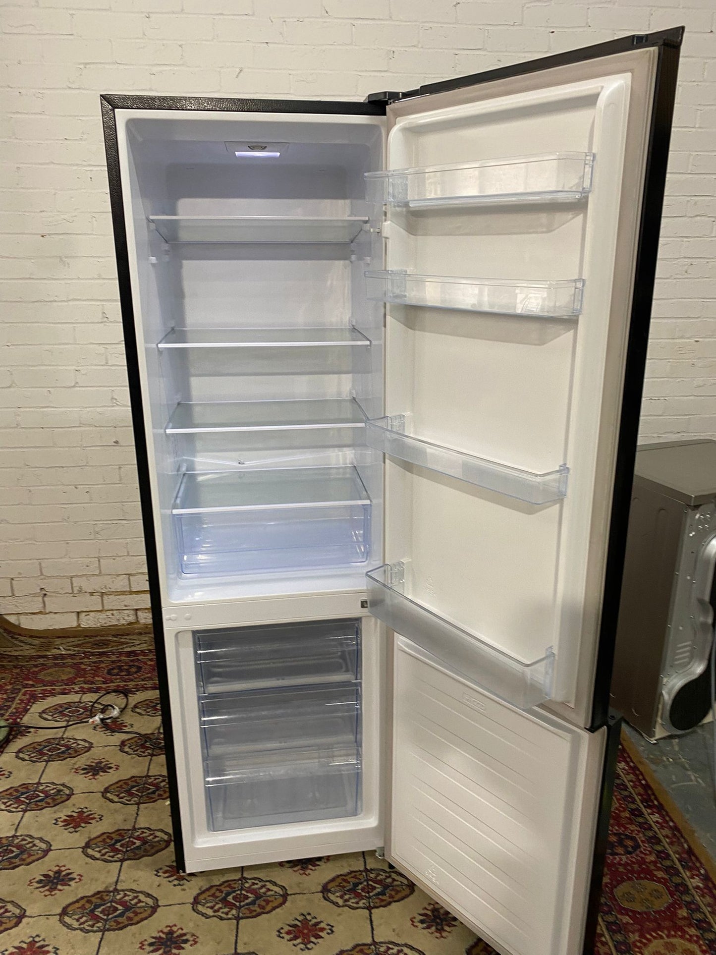 🚚FREE DELIVERY Beautiful Tall Black FridgeMaster Fridge Freezer For Sale