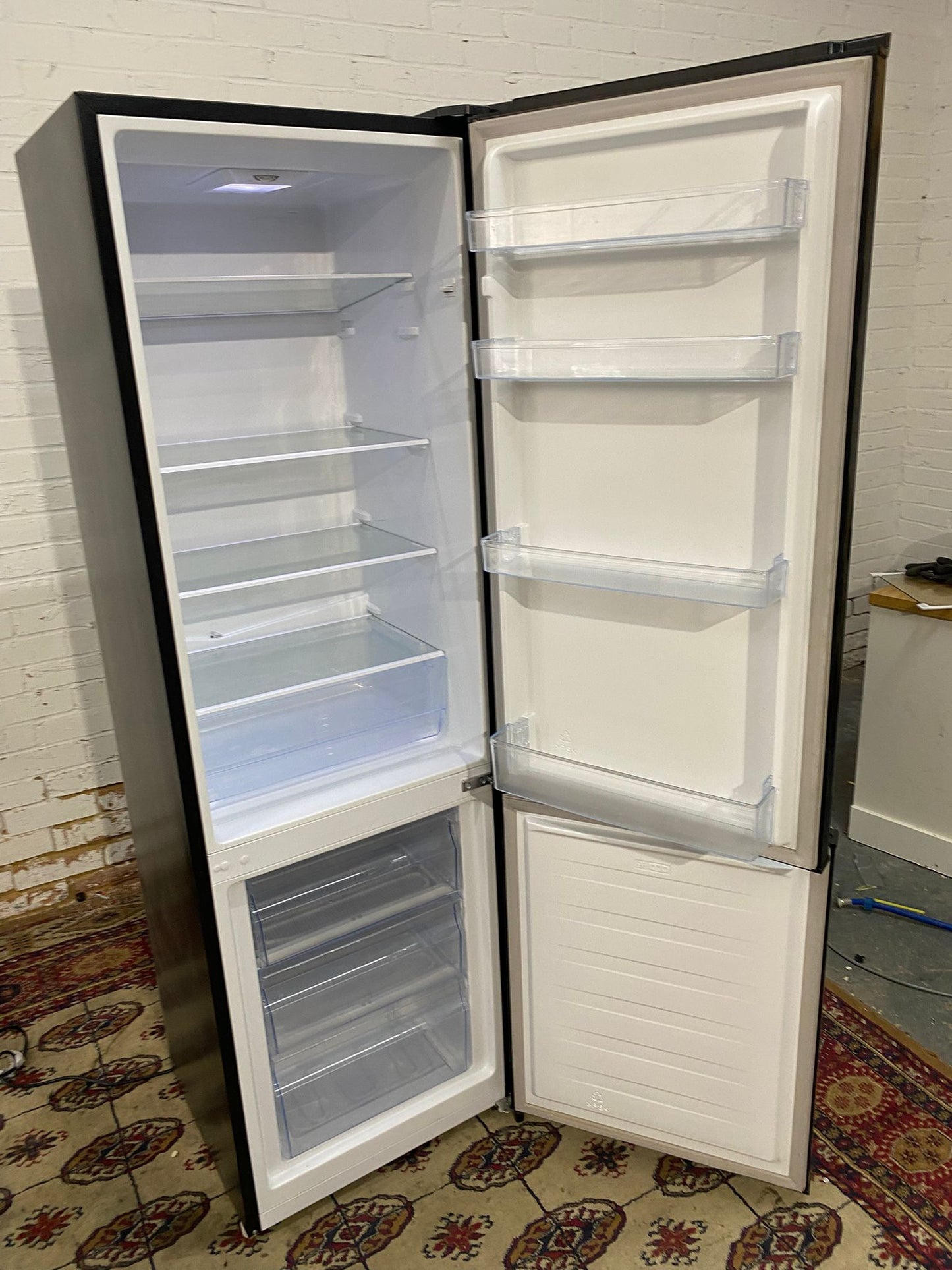 🚚FREE DELIVERY Beautiful Tall Black FridgeMaster Fridge Freezer For Sale