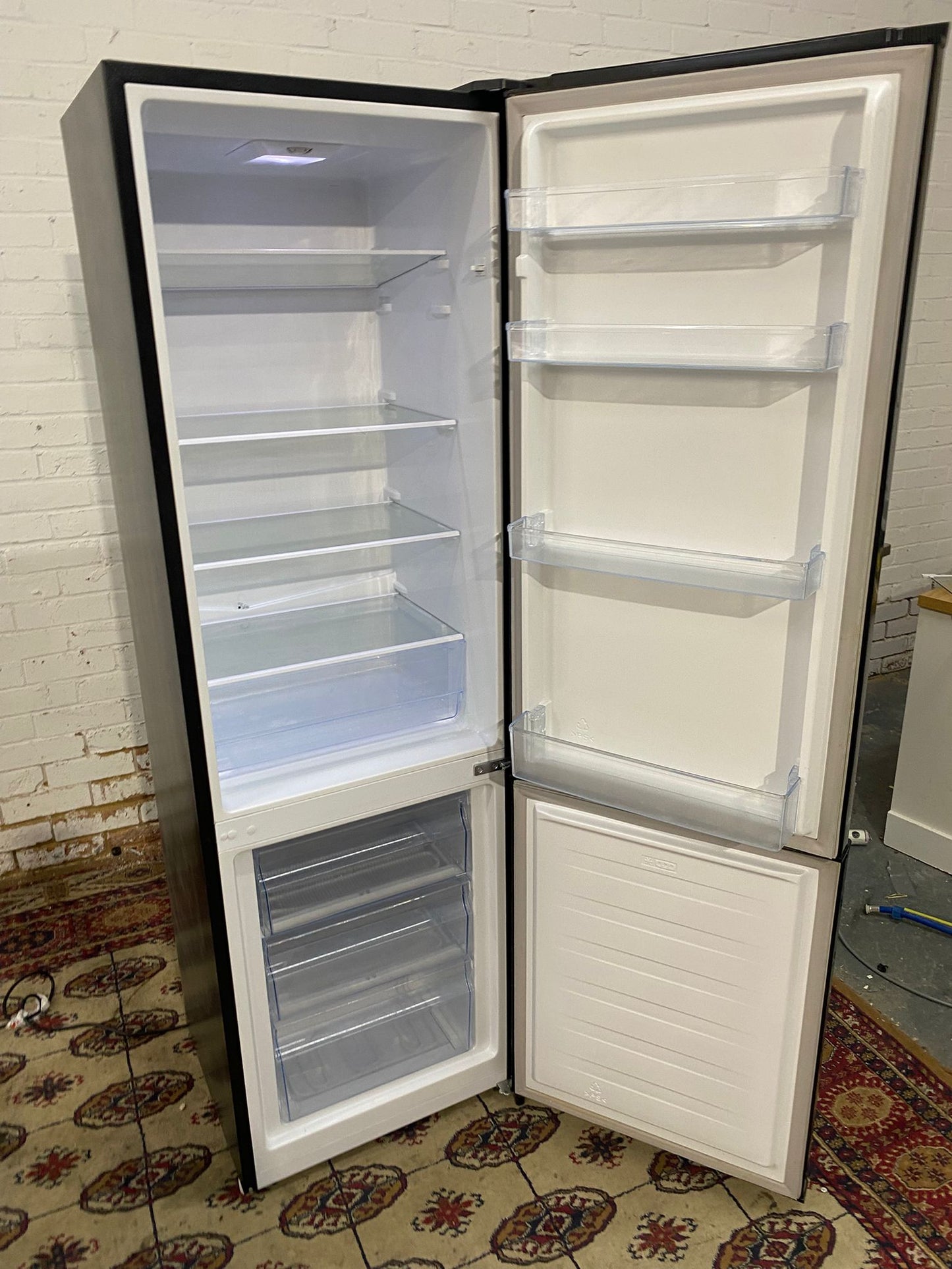 🚚FREE DELIVERY Beautiful Tall Black FridgeMaster Fridge Freezer For Sale