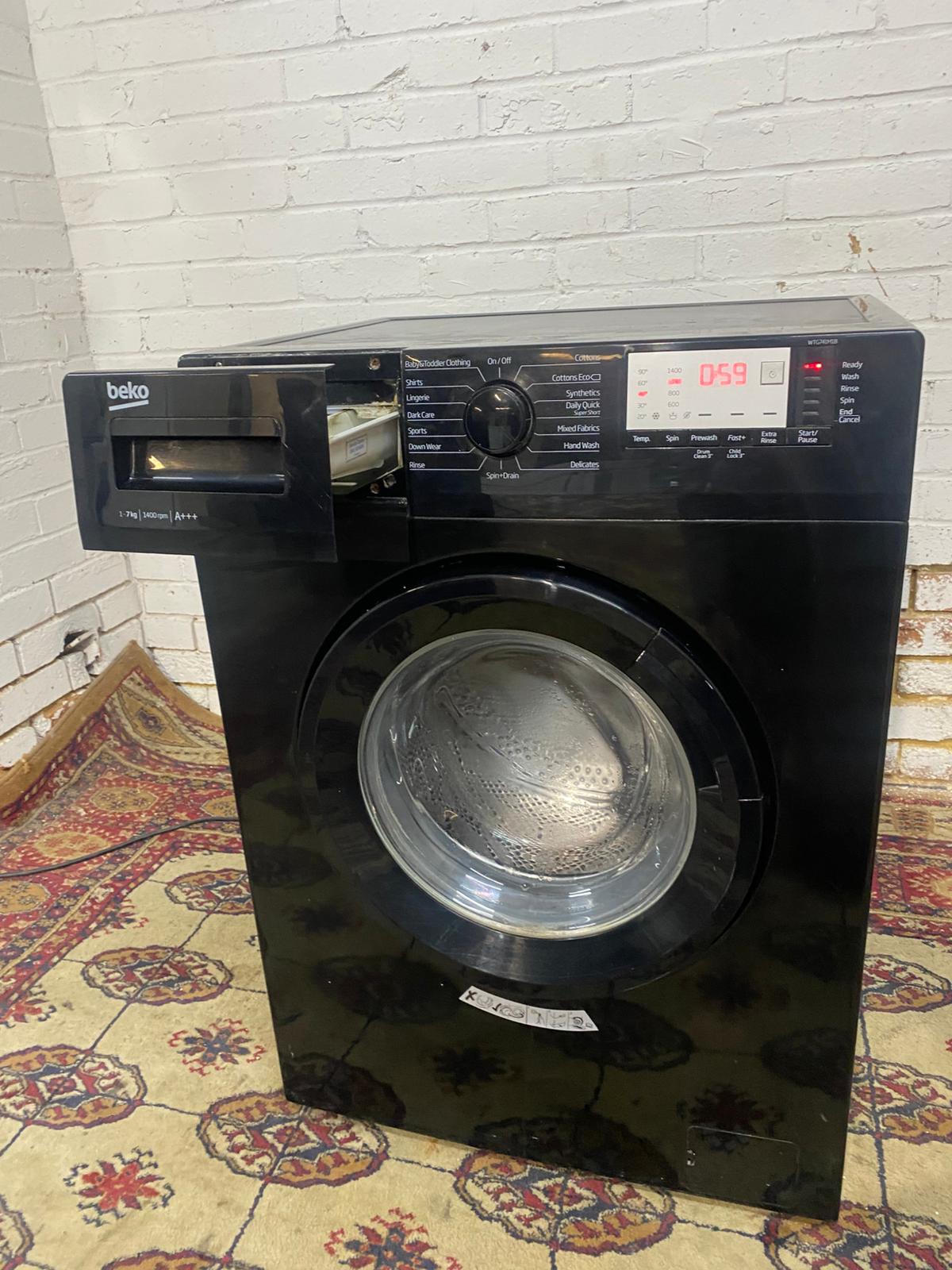 Beautiful Beko Black 7KG Washing Machine