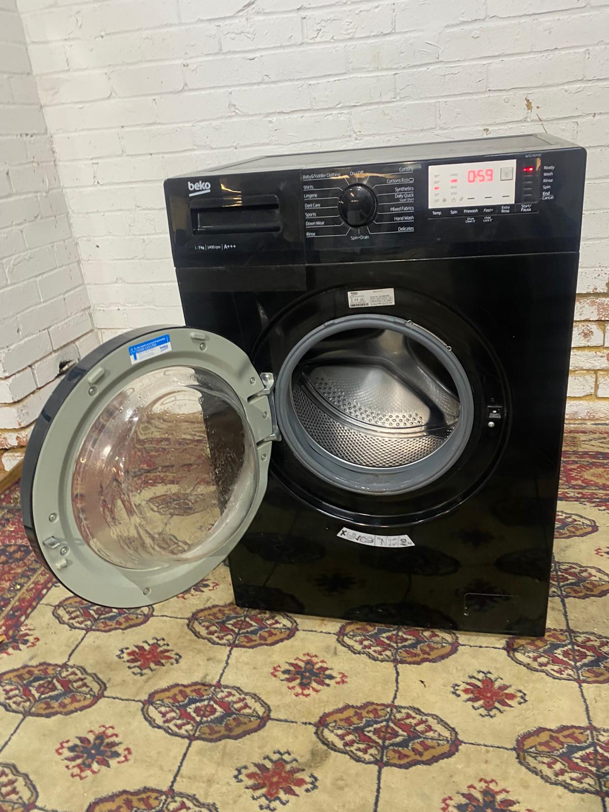 Beautiful Beko Black 7KG Washing Machine