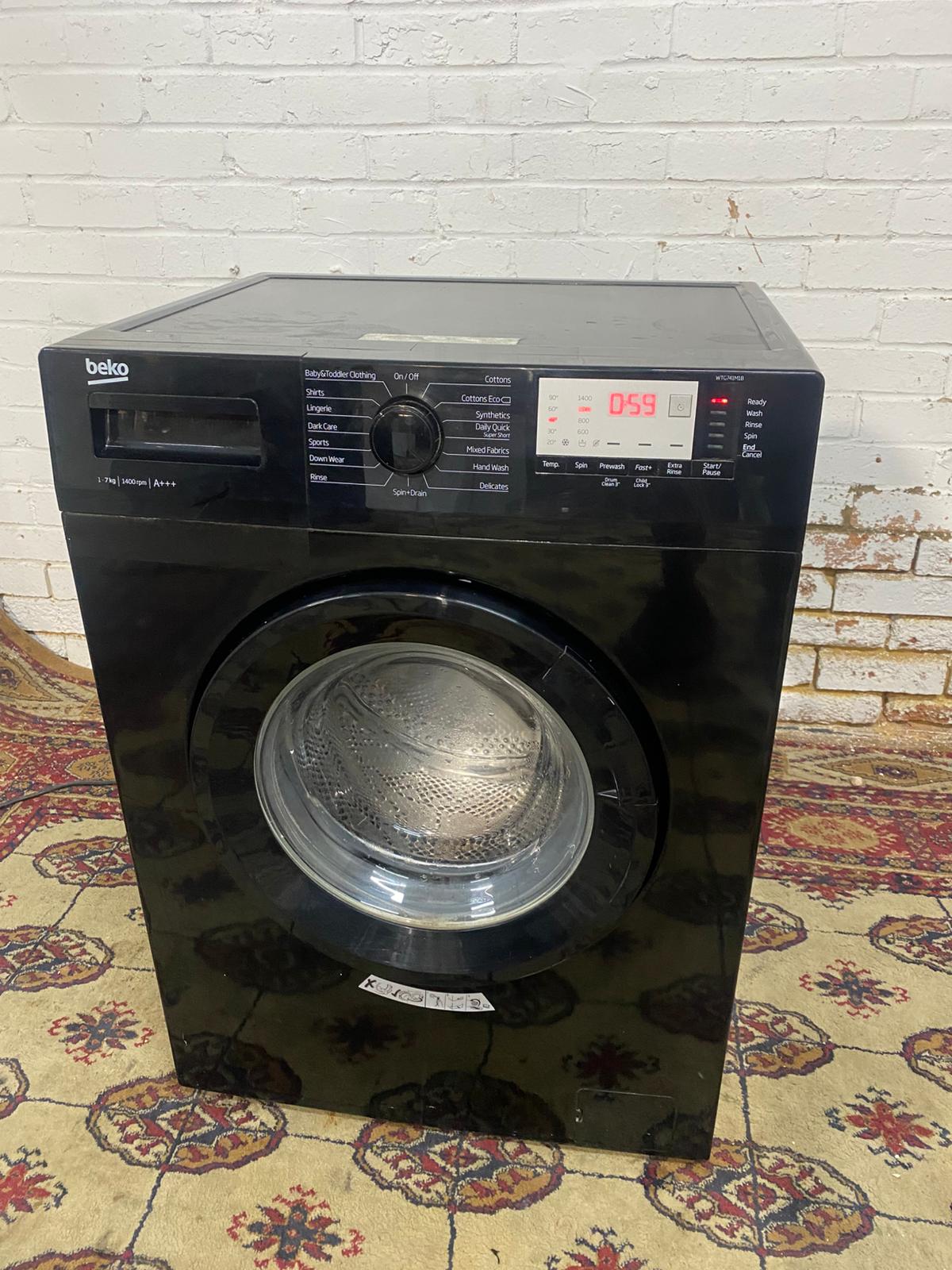 Beautiful Beko Black 7KG Washing Machine