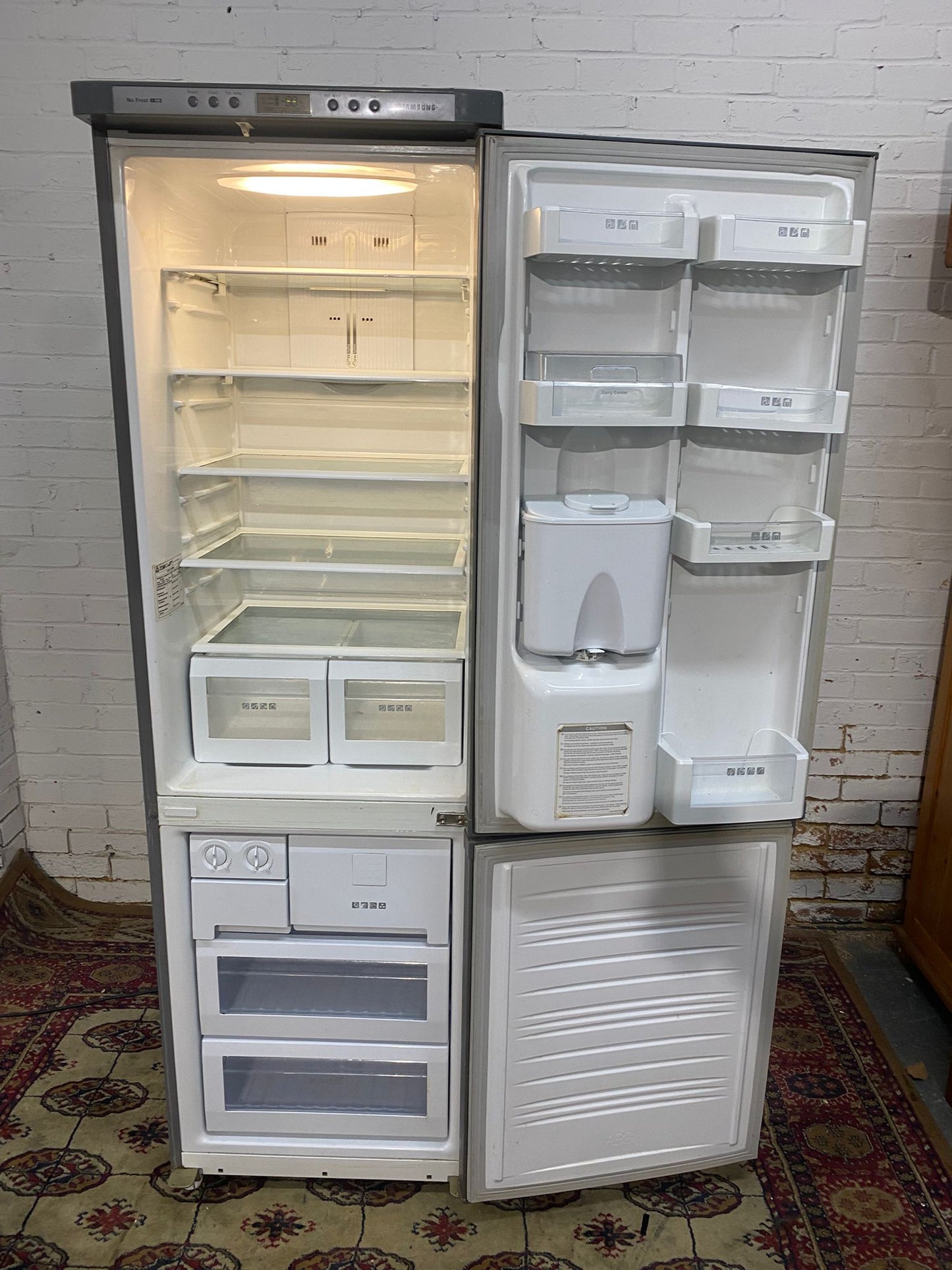 Beautiful Samsung 190 CM Tall Fridge Freezer With Water Dispenser For Sale