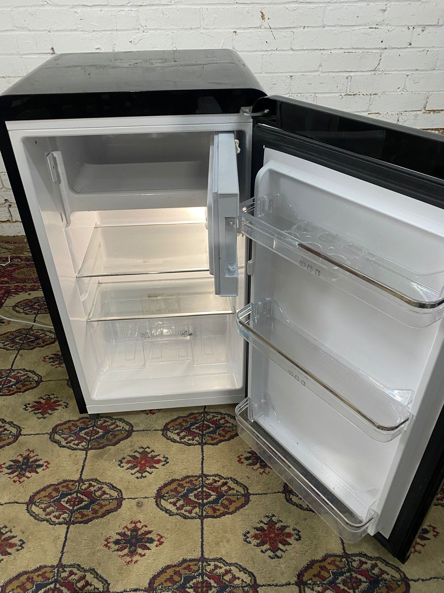 🚚Beautiful Swan Retro UnderCounter Fridge Freezer For Sale