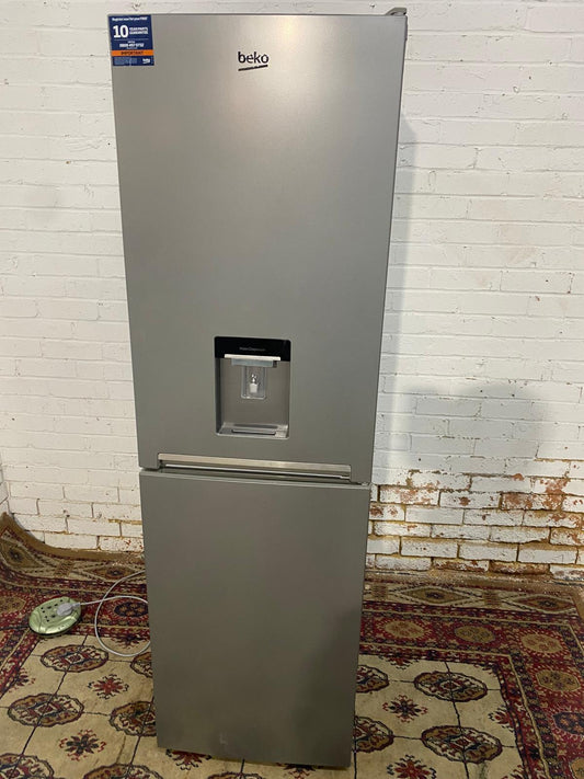 🚚Beautiful Beko Grey Water Dispenser Fridge Freezer For Sale