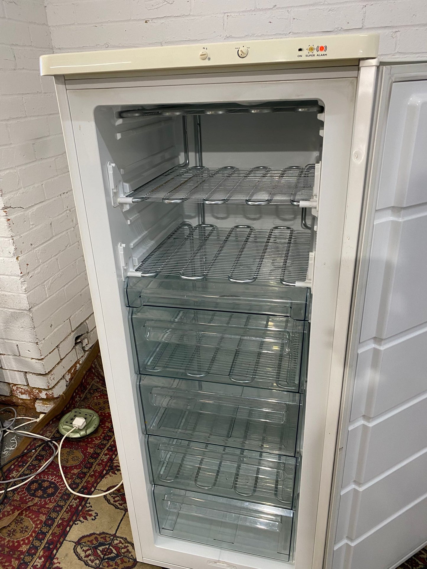 🚐🚐Electrolux Standing Freezer For Sale