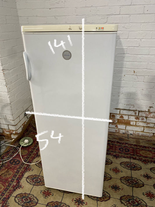 🚐🚐Electrolux Standing Freezer For Sale