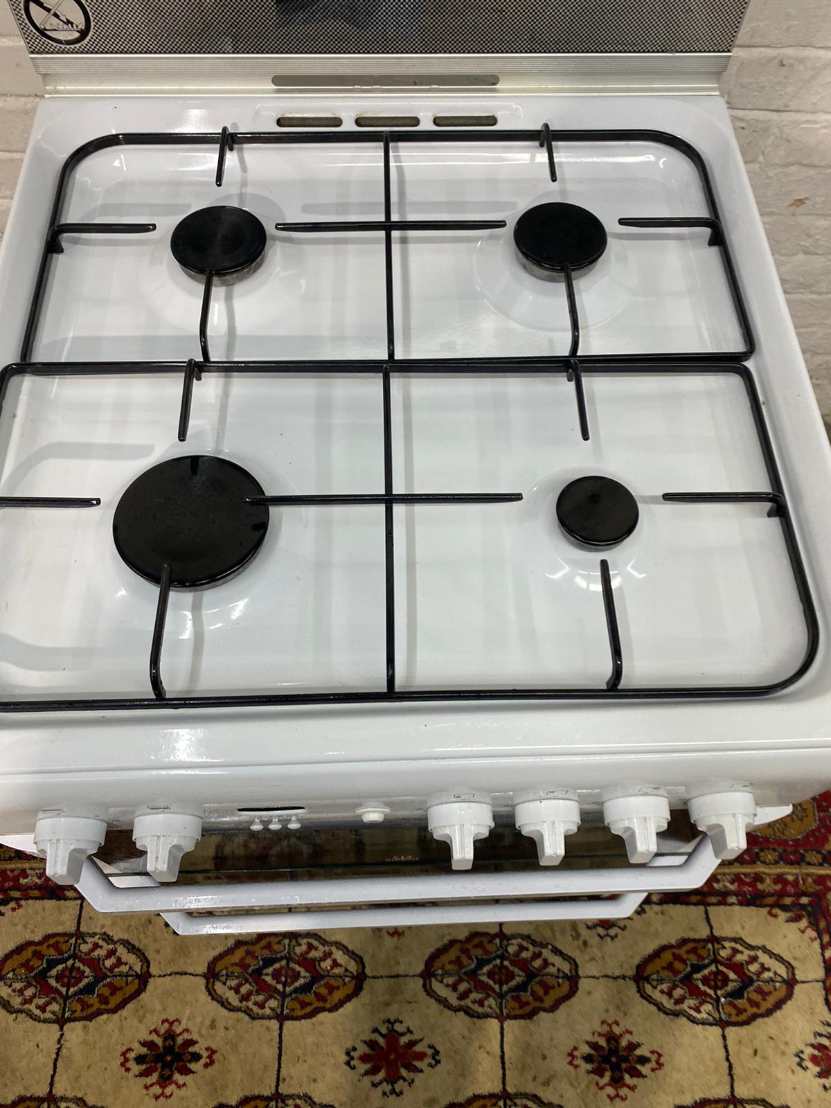 FREE DELIVERY White Indesit 60 Cm Gas Cooker With Dual Oven/ Grill For Sale