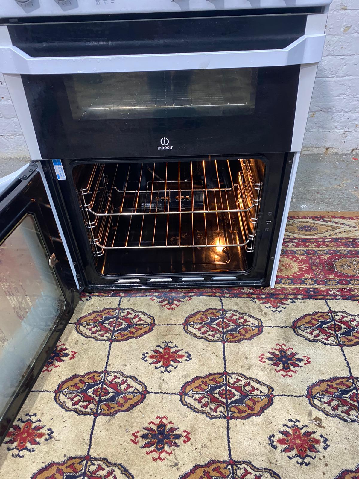 FREE DELIVERY White Indesit 60 Cm Gas Cooker With Dual Oven/ Grill For Sale