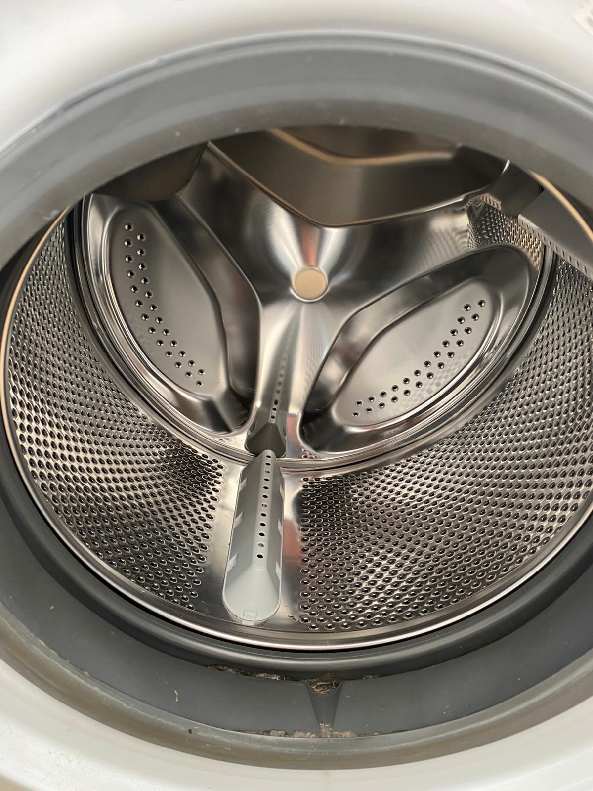 🚚Beautiful HotPoint 8KG Washing Machine For Sale