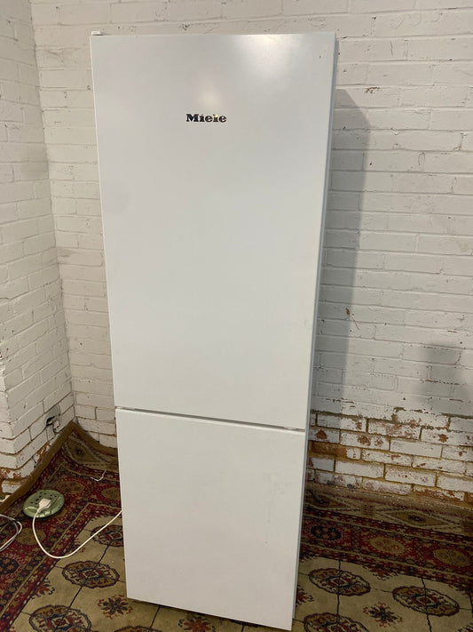 🚐🚐Beautiful TopBrand Miele Fridge Freezer For Sale