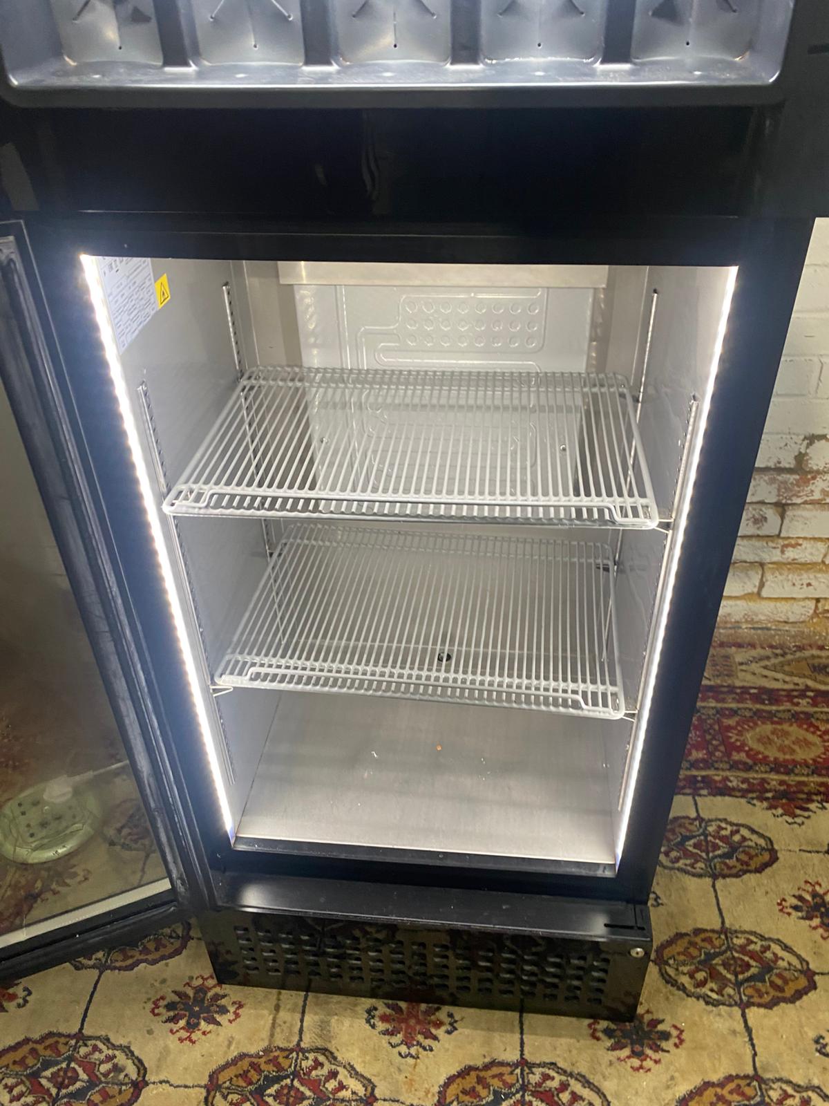 🚚Beautiful Standing Glass Commercial Display Drinks Fridge For Sale
