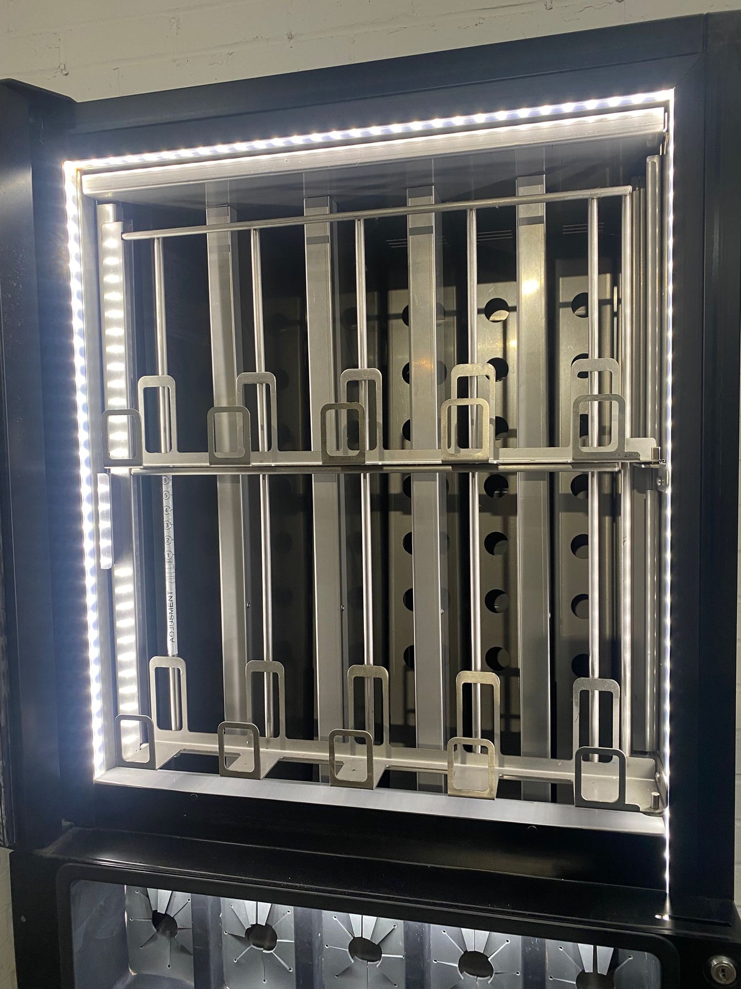 🚚Beautiful Standing Glass Commercial Display Drinks Fridge For Sale