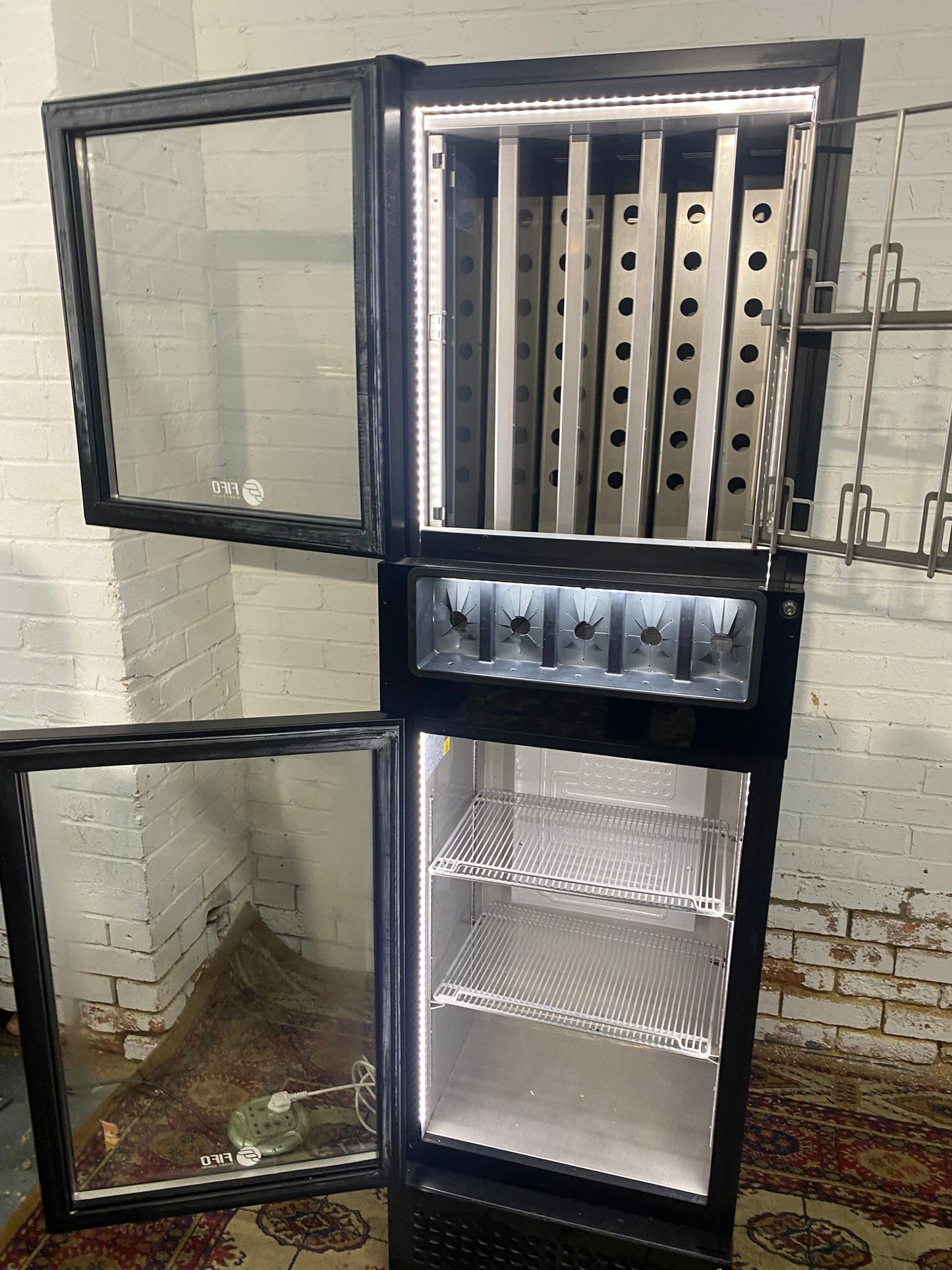 🚚Beautiful Standing Glass Commercial Display Drinks Fridge For Sale