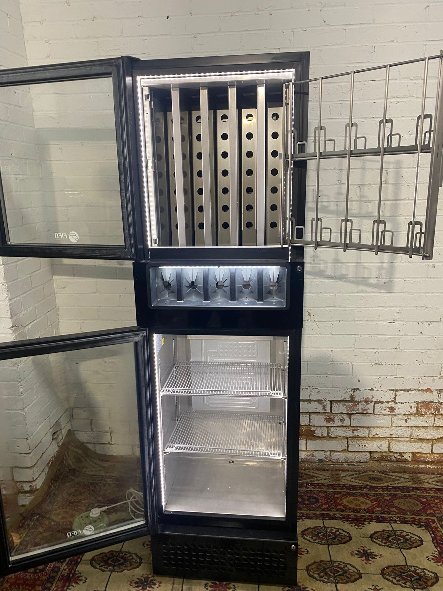 🚚Beautiful Standing Glass Commercial Display Drinks Fridge For Sale