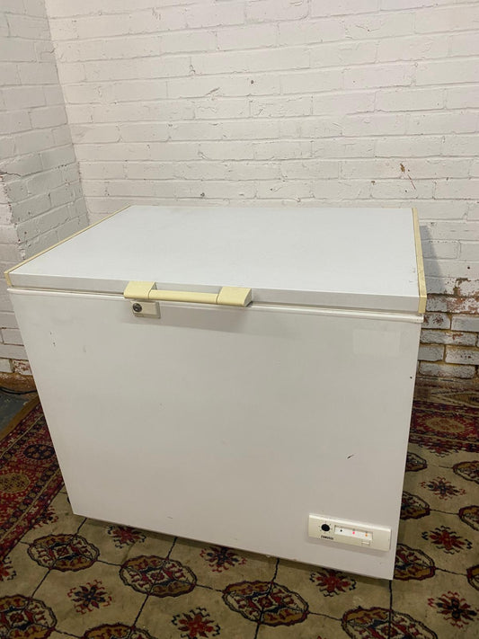🚚Beautiful Zanussi 250L Chest Freezer Frost Free Technology For Sale