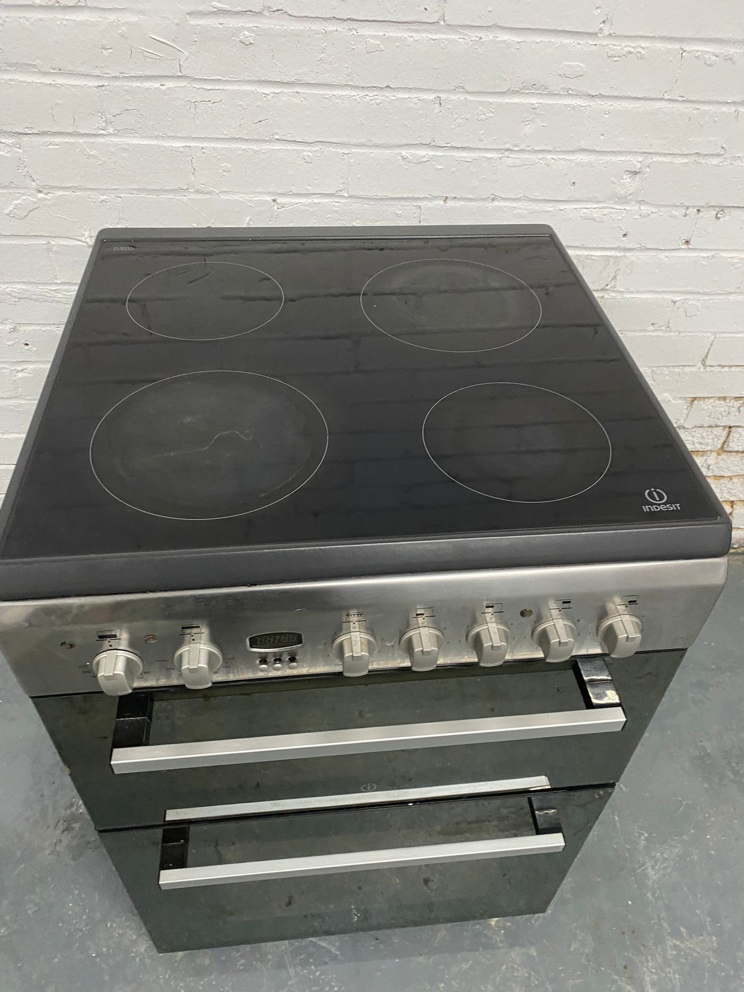 🚐🚐Beautiful Indesit Stainless Steel 60CM Ceramic Electric Cooker With Oven/Grill For Sale