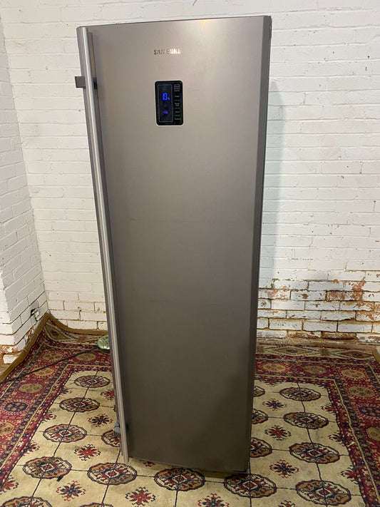 🚐🚐Beautiful Samsung Standing Fridge For Sale