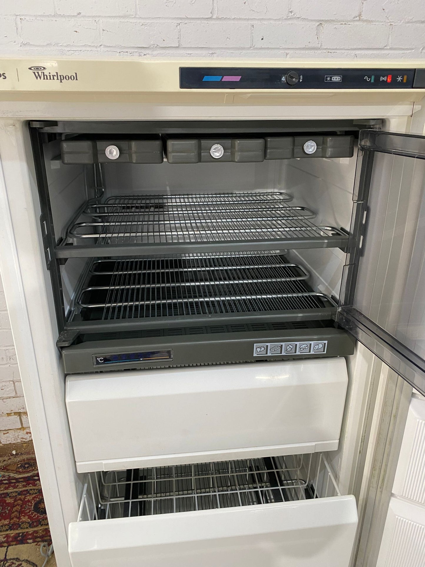 🚐🚐PHILIPS/WHIRLPOOL Standing Freezer For Sale