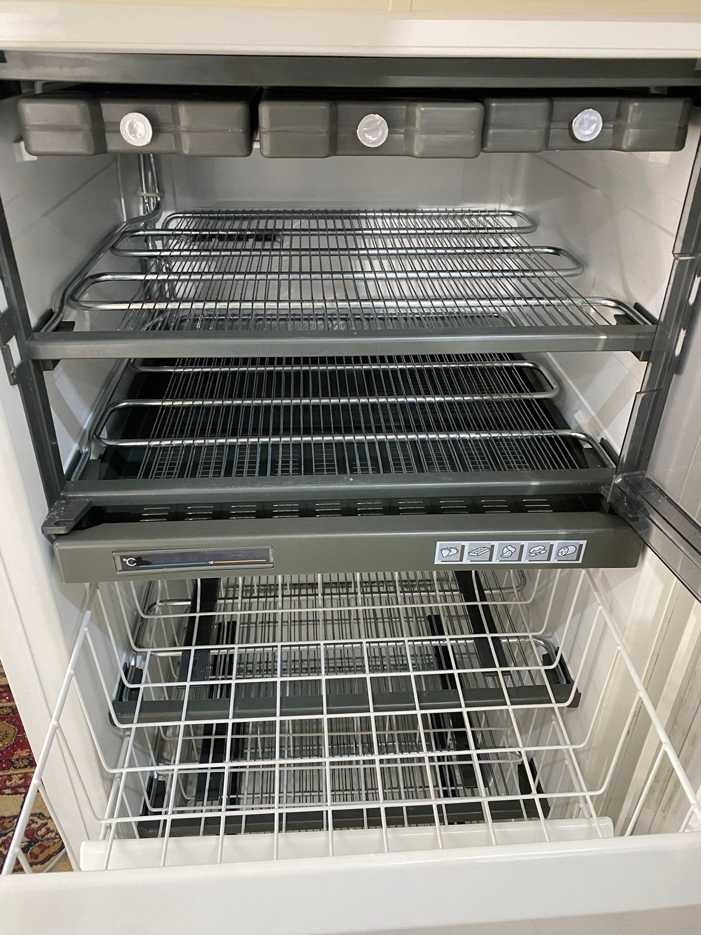 🚐🚐PHILIPS/WHIRLPOOL Standing Freezer For Sale