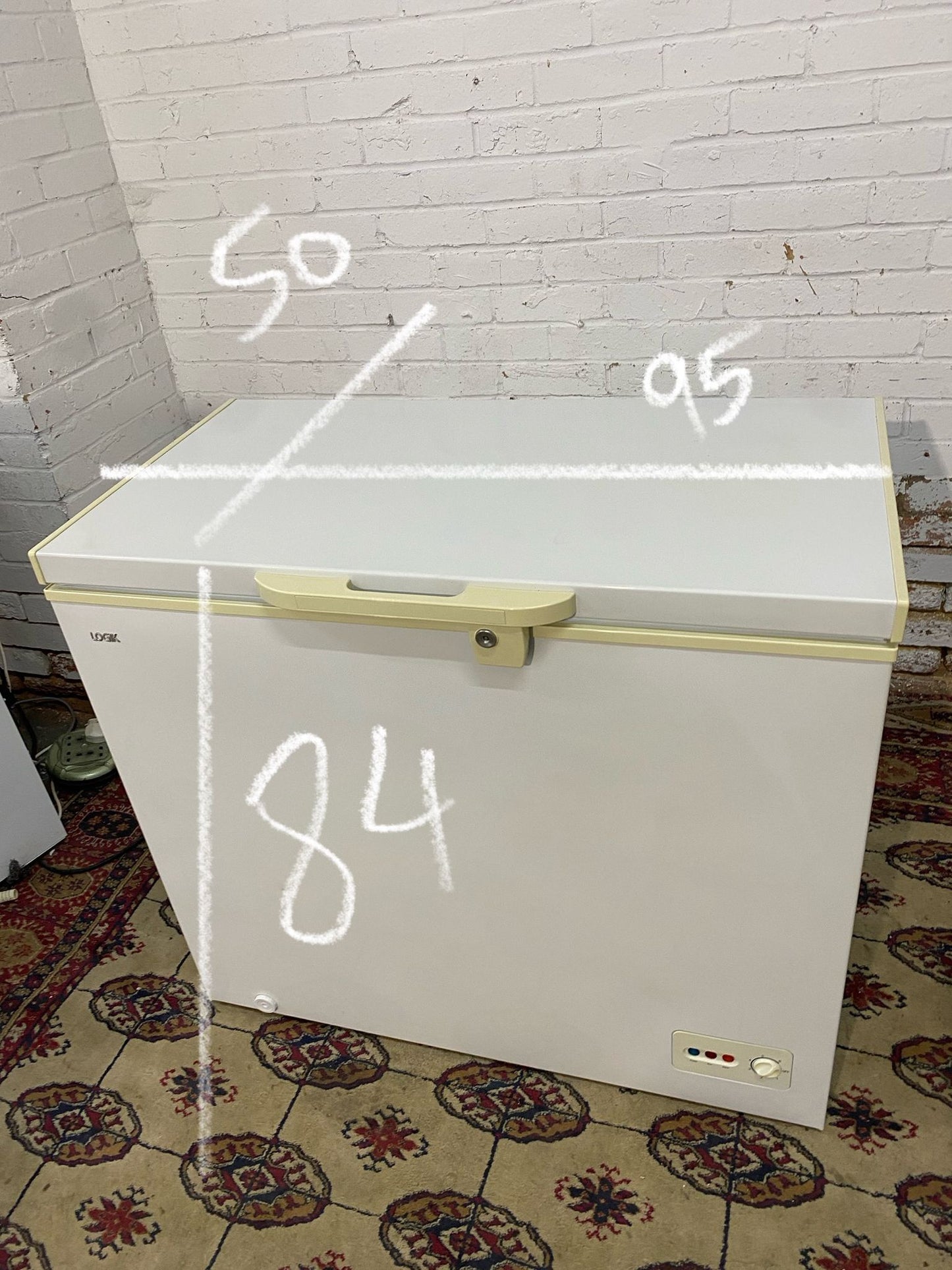 🚐🚐Beautiful Logik 200L Chest Freezer Frost Free For Sale
