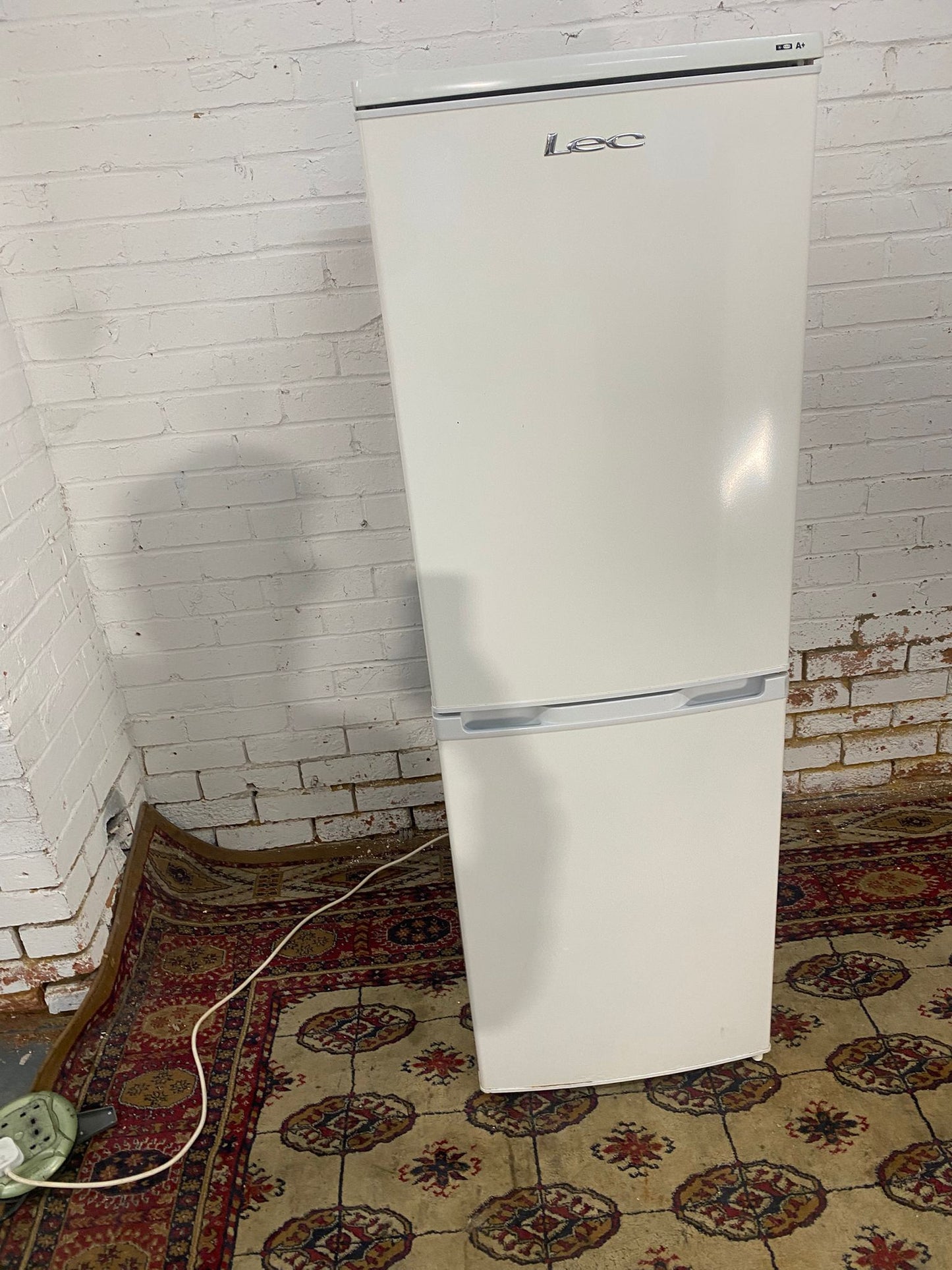 🚚Beautiful LEC Fridge Freezer For Sale